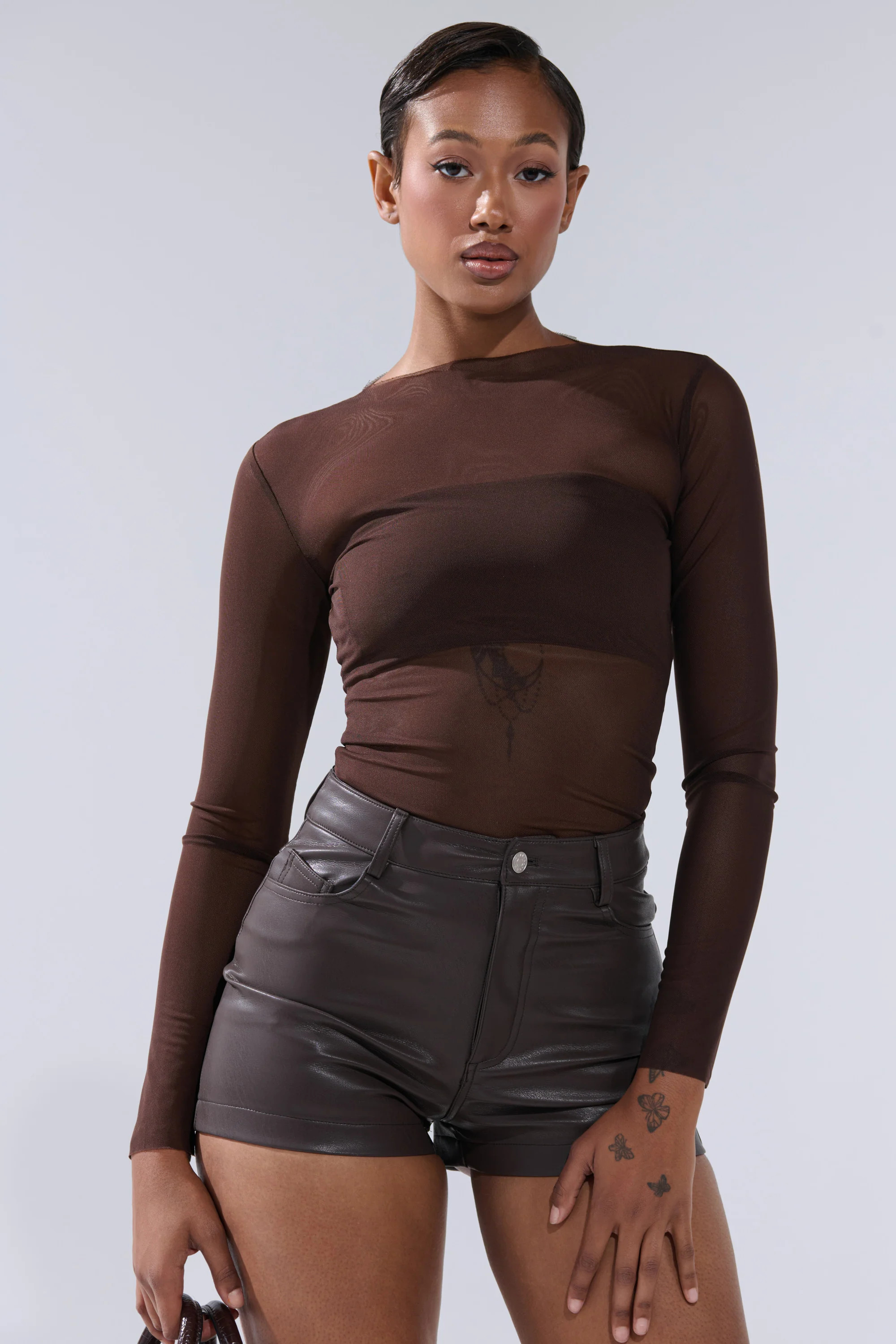PAXTON RAW HEM LONG SLEEVE MESH TEE IN CHOCOLATE BROWN | AKIRA