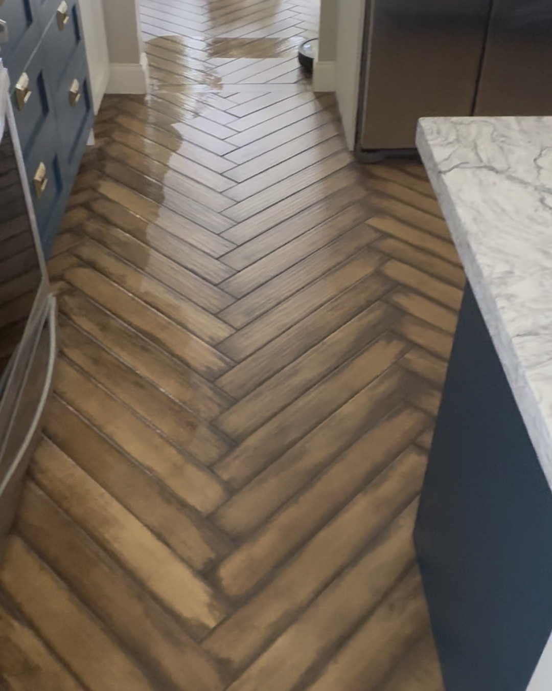 Cleaning your floors just got easier with the shark robot mop vacuum. Mel Robbin’s says to simplify your life with automation and habit stacking. I’ve added mopping the floors into my morning routine and it’s a gamechager. 

#LTKWatchNow #LTKFamily #LTKPets