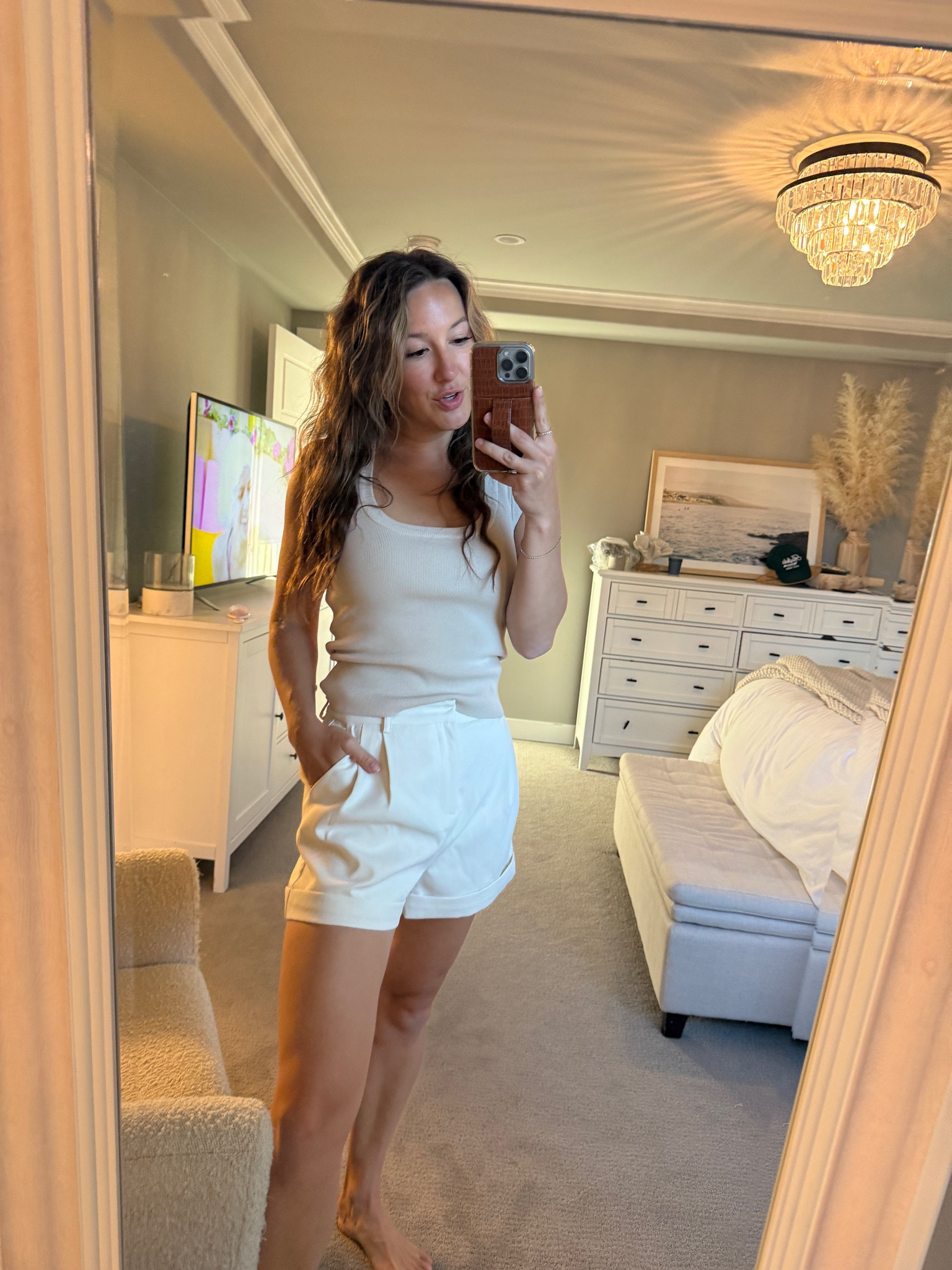 New soirée drop from @VICI ✨ wearing this structured shorts in size small. Use HEATHERF40 for 40% your order!