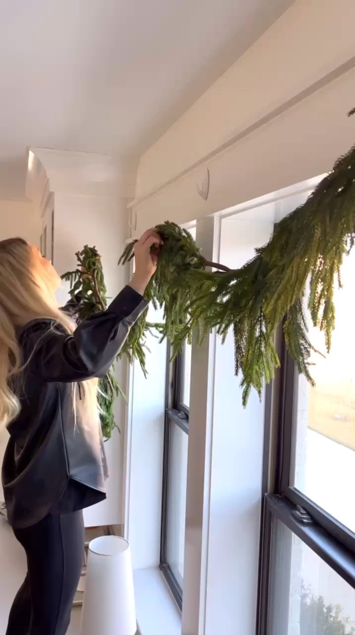 This Amazon garland is so cute and easy to style for the holidays!

Amazon home, holiday finds, holiday decor, modern home, glam home

#LTKHoliday #LTKHome #LTKVideo