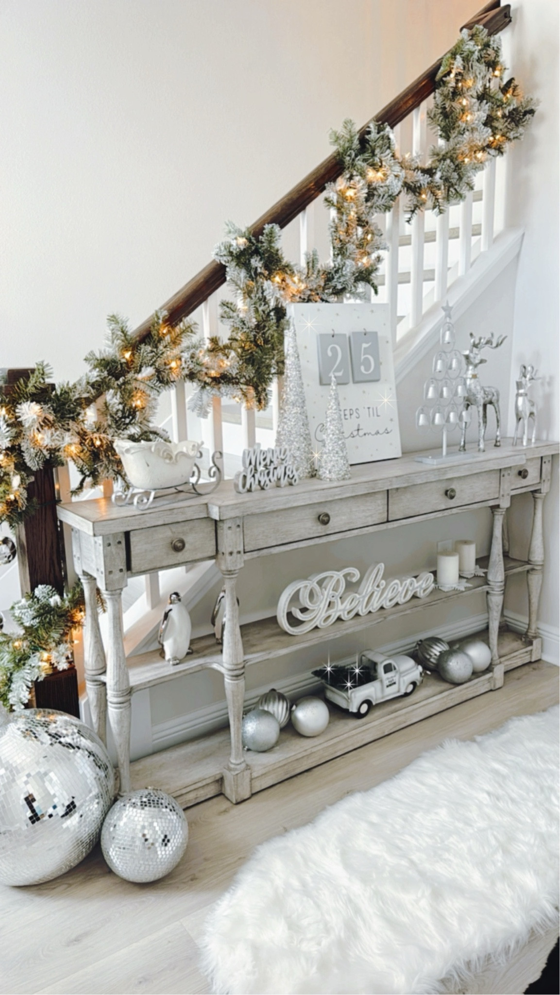 Holiday Decor for your Home’s Entryway!

These white + silver Christmas decorations will add sparkle to your console table for the holidays! 

#LTKHome #LTKHoliday #LTKSeasonal