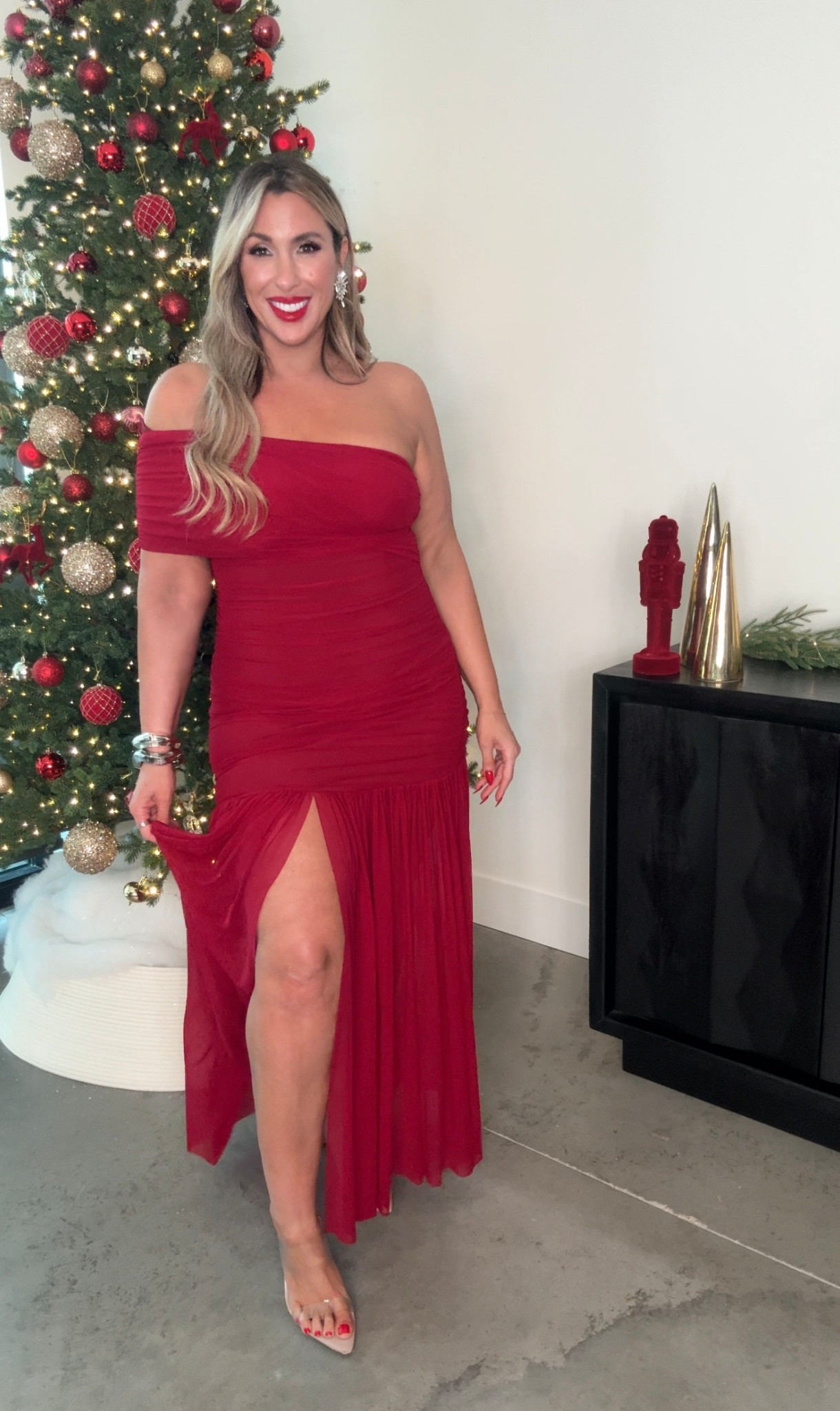 Midsize holiday look

super stretchy ruched dress size L (size down if you like a snug fit) 

red glossy non transfer lip color “on a mission” (the picture looks pink, but it’s a bright red) 

#LTKBeauty #LTKMidsize #LTKHoliday
#holidaydress #holidayoutfit #christmasoutfit #sequinoutfit #holidayoutfit

#LTKHoliday #LTKMidsize
