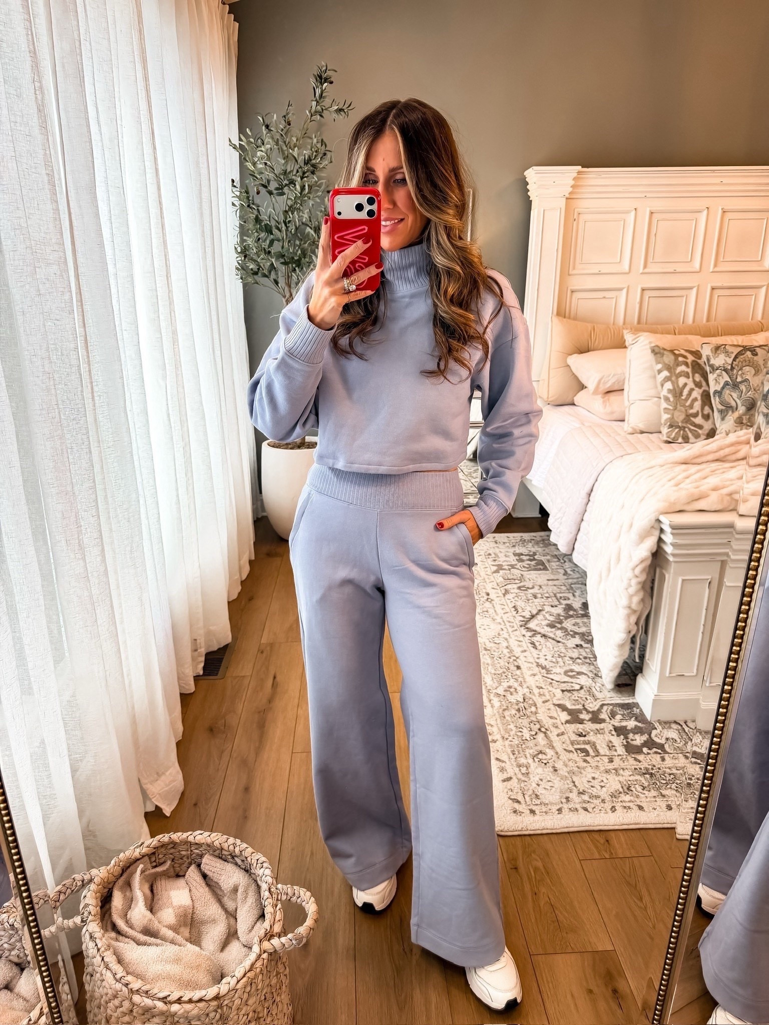 I love a good cozy set all year long.
Alo matching cozy set, themominstyle, travel outfit, airport outfit, loungewearr

#LTKmomlife #LTKSeasonal #LTKdayinmylife