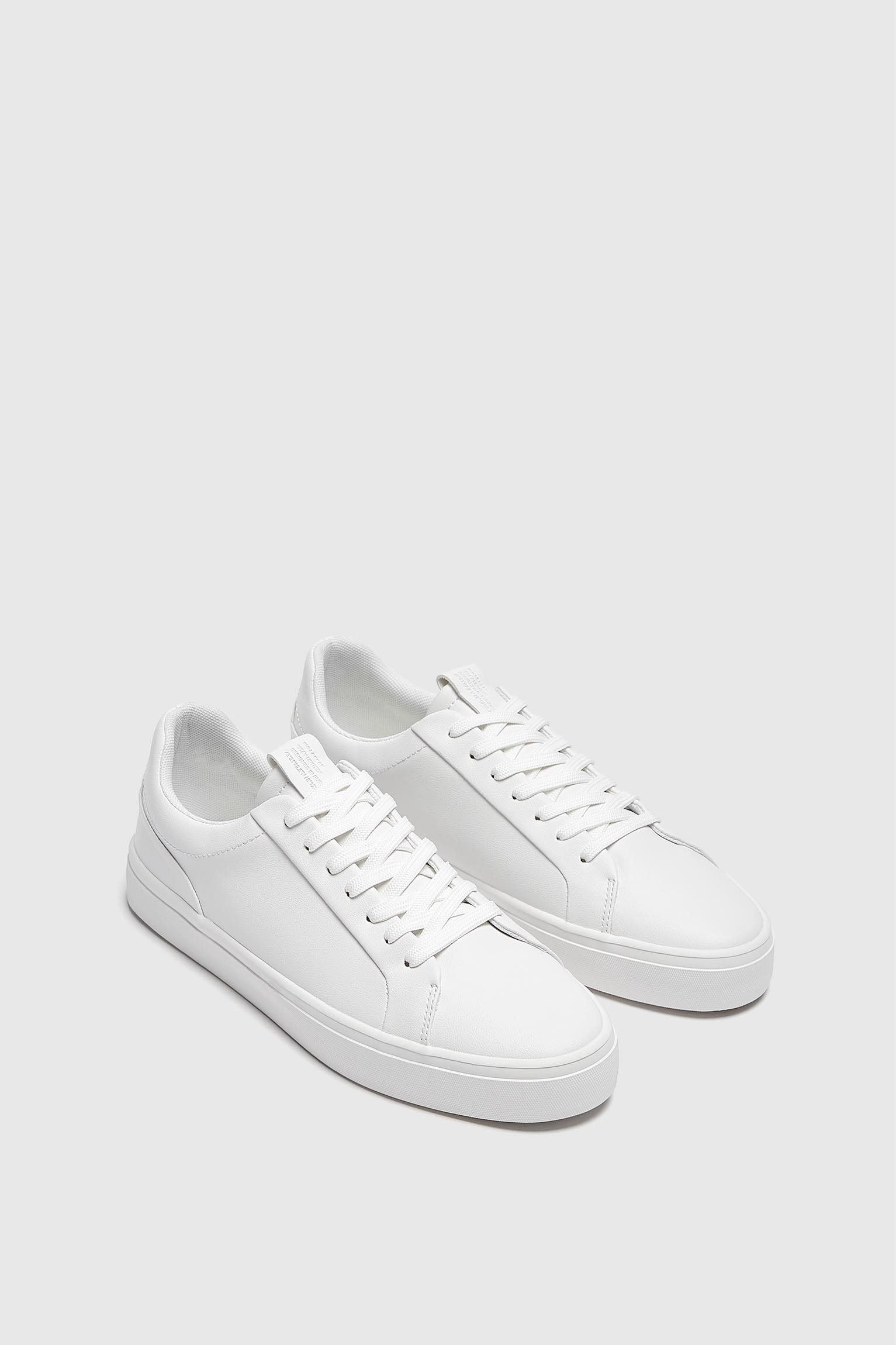 Casual-Sneaker im Basic-Stil | PULL and BEAR DE