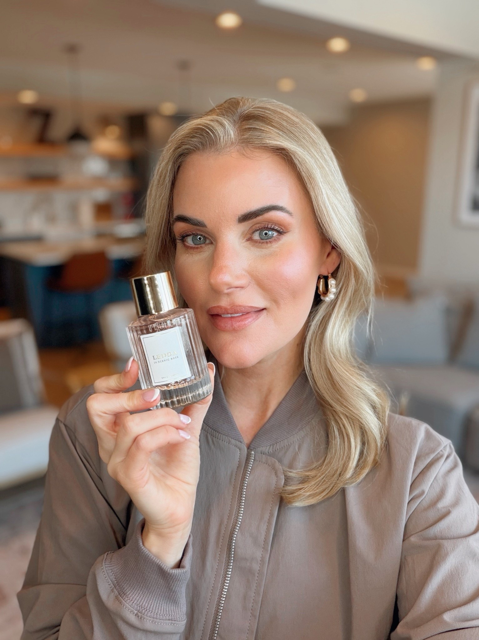 New beauty favorite for spring - 16 scenic rose perfume by LEDDA. 16 Scenic Rose is a sweet, floral fragrance where juicy strawberry, fresh rose and vanilla blend in perfect harmony. Take 20% off now!! @Ledda #ledda