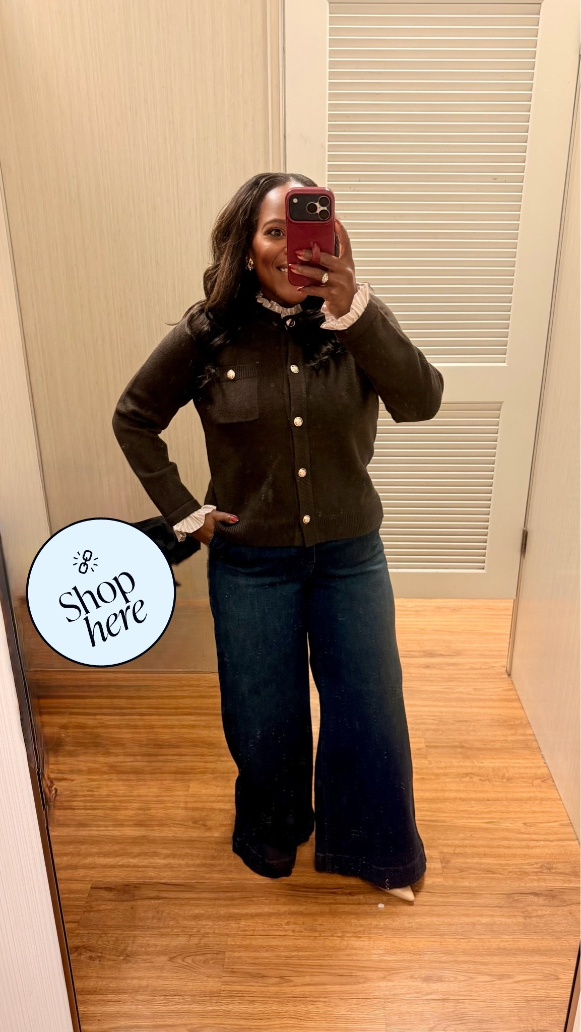 This entire outfit from @Belk is giving Main Character Fall energy! 🤎 Wearing a Medium in the cardigan and a size 12 petite in the crown & Ivy jeans. 👖