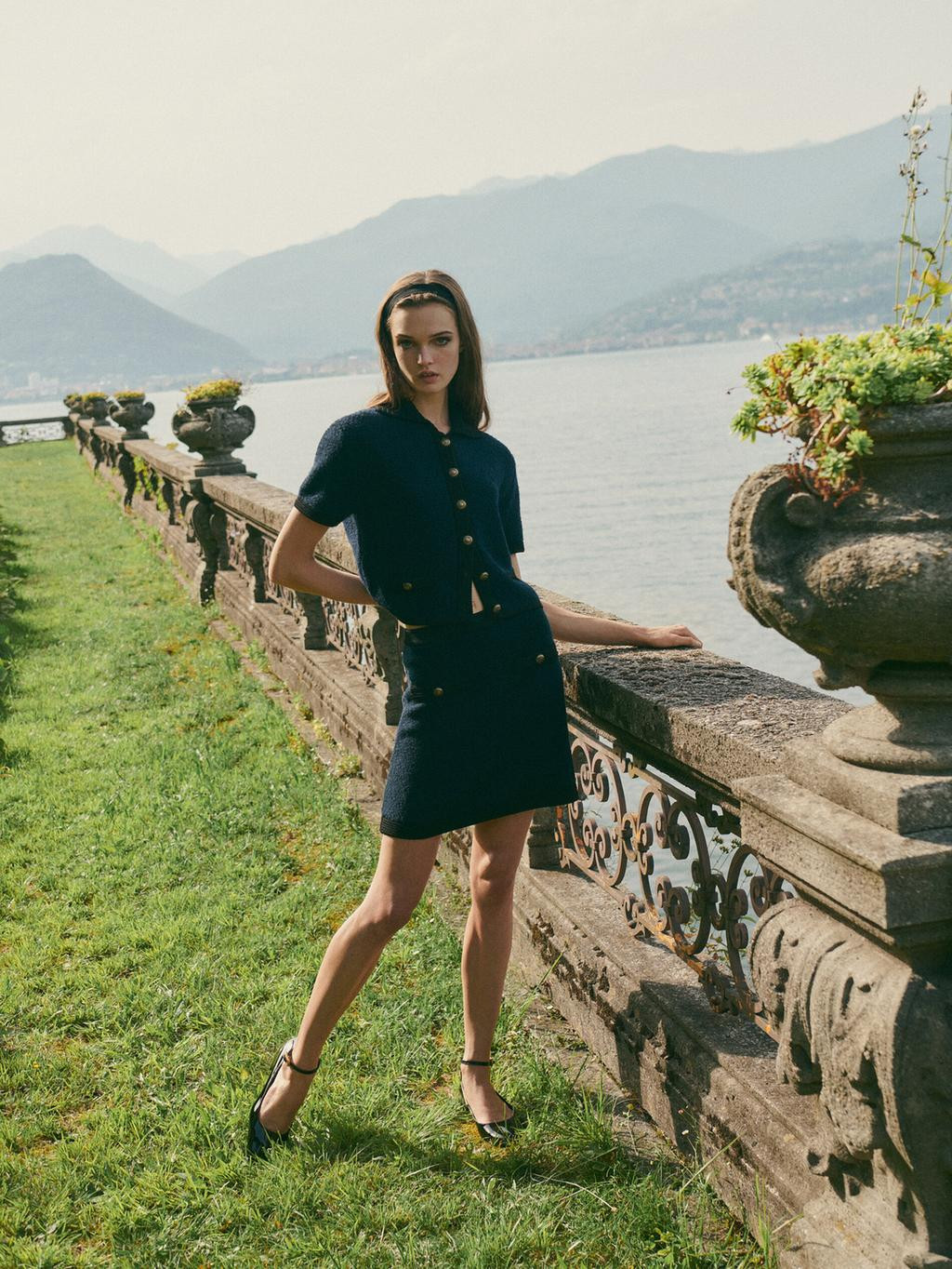 Textured knit polo sweater with gold-toned buttons | Massimo Dutti US