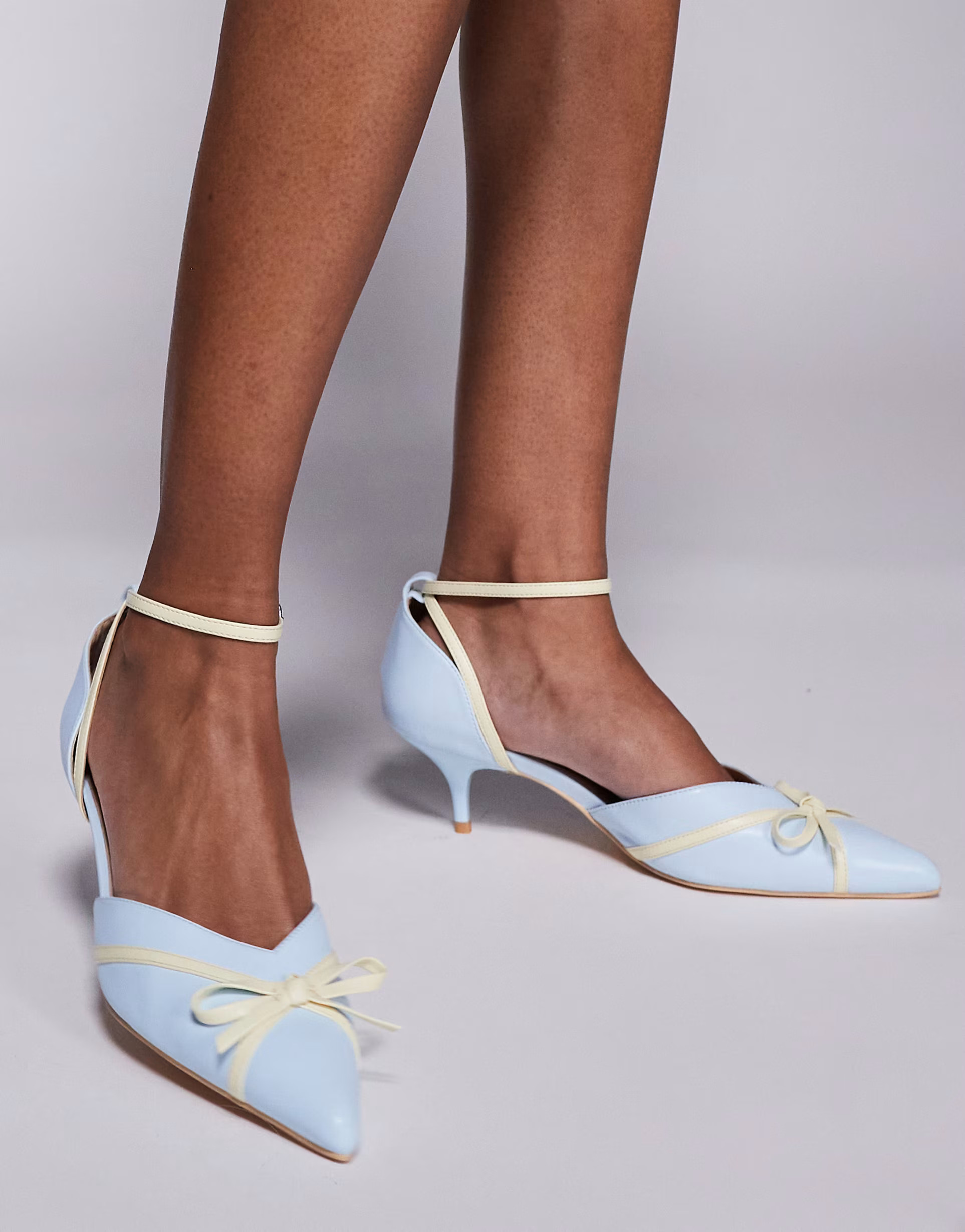 Public Desire - Goldberg - Muiltjes met kittenhak en strik in blauw | ASOS | ASOS (Global)