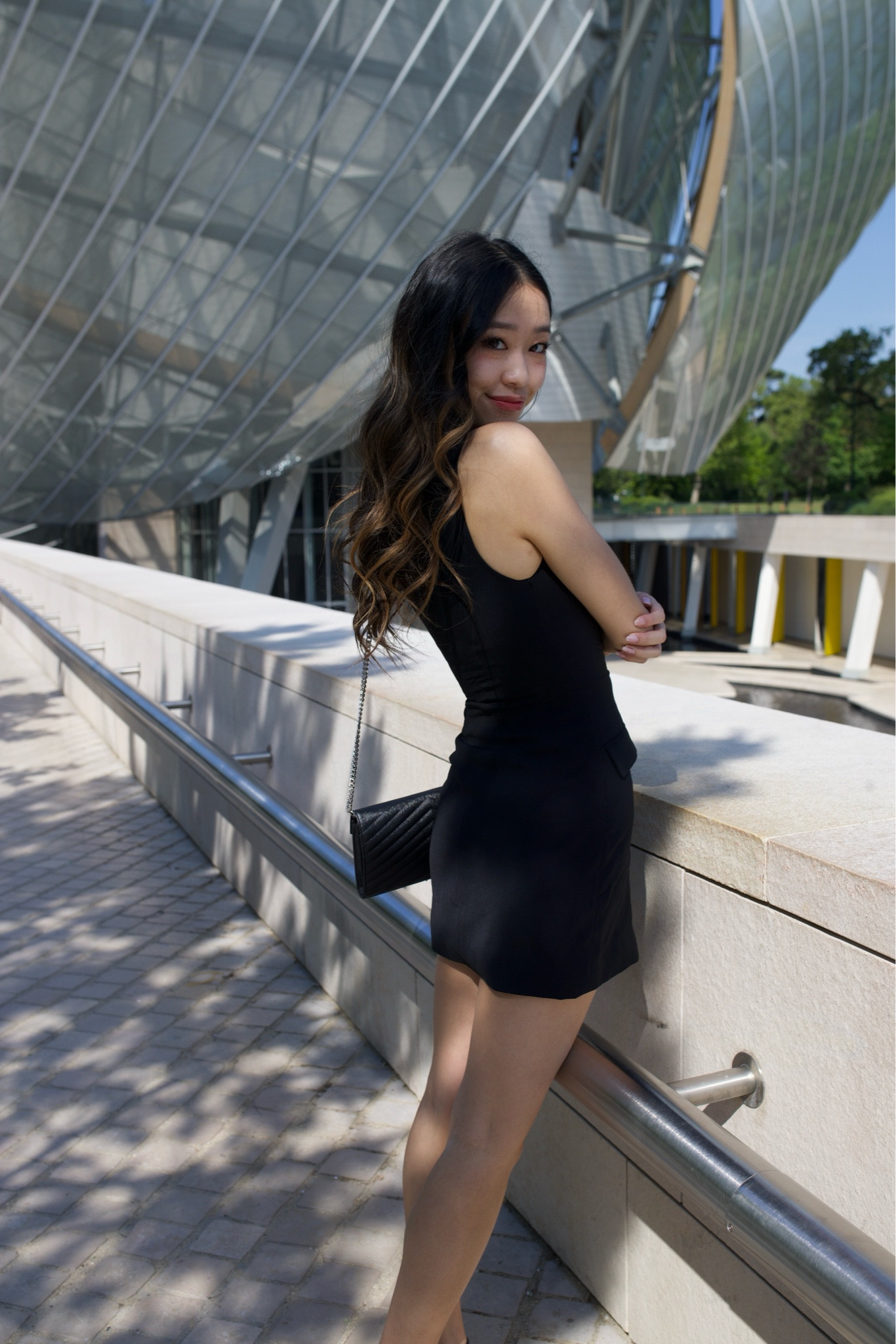 Waiting in line at the Louis Vuitton foundation in Paris with this cute dress and bag combo 

#LTKHoliday #LTKtravel #LTKSeasonal