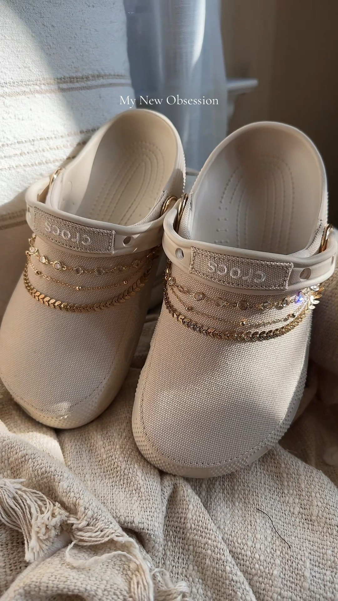 Who doesn’t love crocs at this point? These are true to size. I have them in the sepia color as well and adore them! 🥰

#LTKFindsUnder50 #LTKSaleAlert #LTKGiftGuide