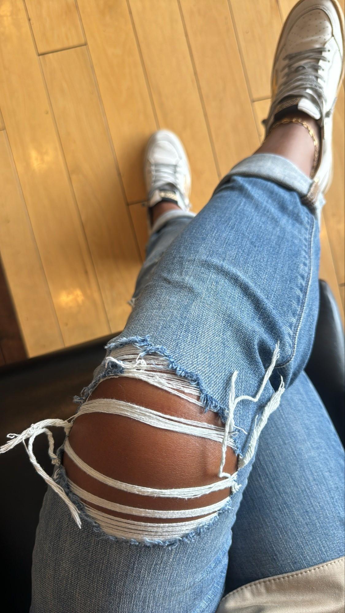 so comfy! curvy girl friendly ftts | highrise jeans#fashion #tatteredjeans #stretchyjeans #momjeans #highrisejeans #comfyshoes #comfyjeans 

#LTKShoeCrush #LTKStyleTip