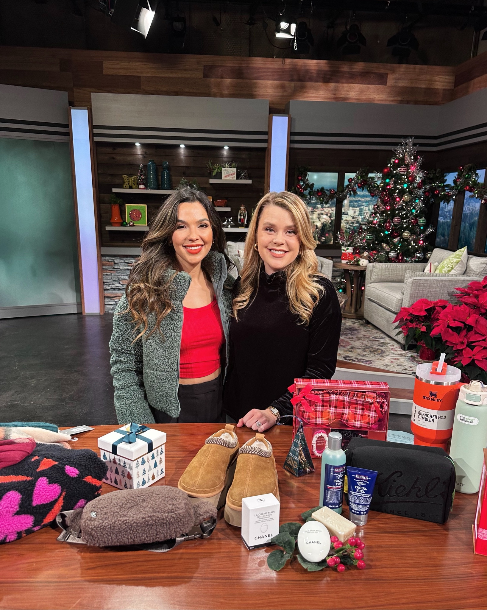 Gift Guide for the Fashionista ❤️

#LTKFindsUnder100 #LTKGiftGuide #LTKFindsUnder50