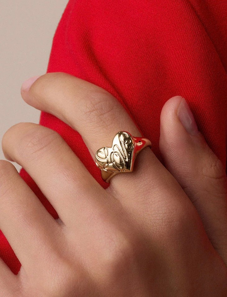 Love Locket Ring
Love on lock. This ring is made for memory-keeping and modern styling alike.

This heart-shaped ring is a modern take on a classic locket—etched with the word 'Love' in a delicate script and designed to truly open and close. Equal parts nostalgic and refined, it’s a piece that feels meaningful without being overly precious.

#LTKValentine #LTKTravel #LTKWorkwear