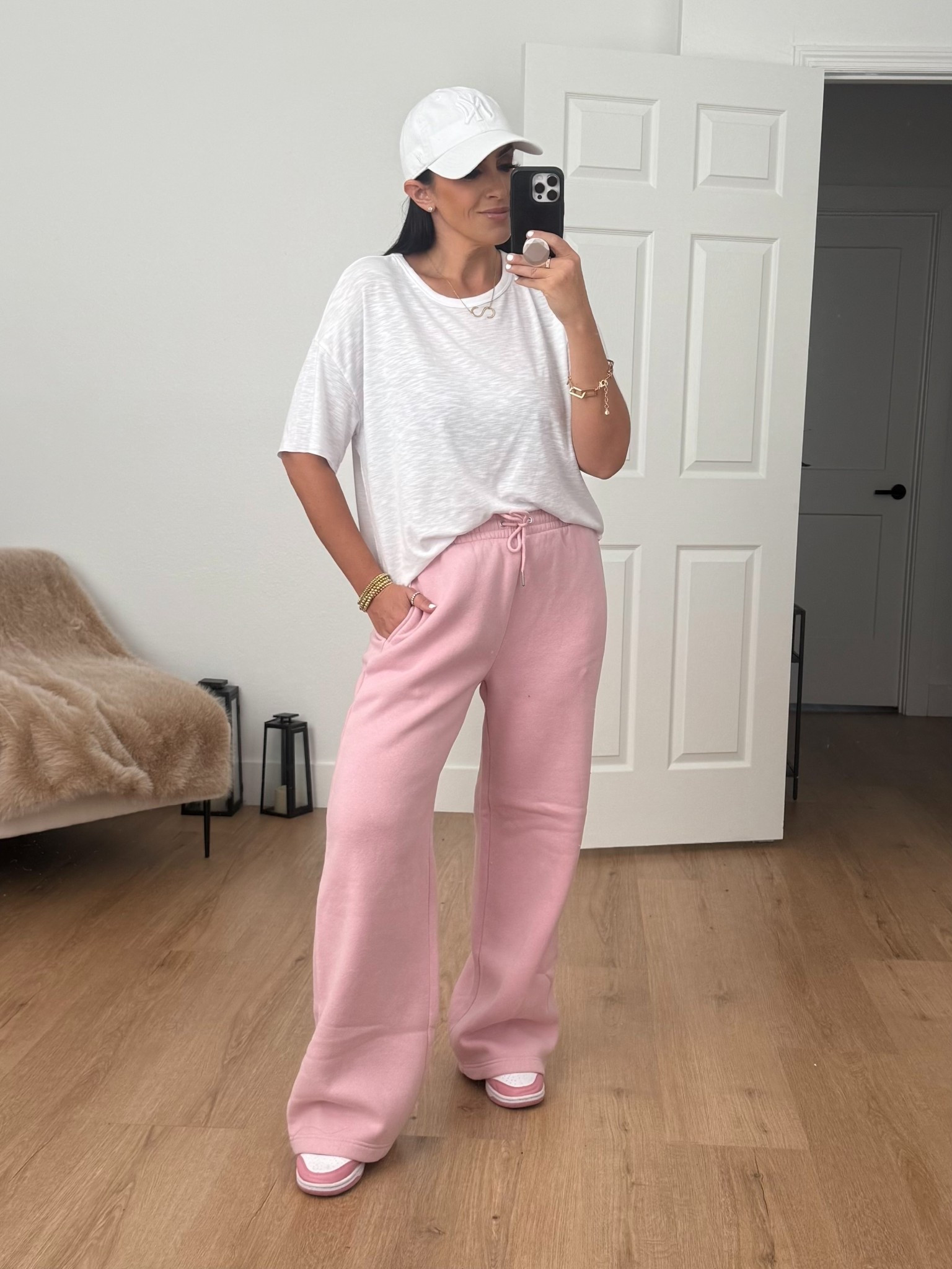 Abercrombie High Rise Sunday Wide Leg Sweatpant, wearing size small. $52 originally $70. Abercombie Sunday Hoodie wearing size medium $52 originally $70. Sofia by Sofia Vergara Women's only $9
