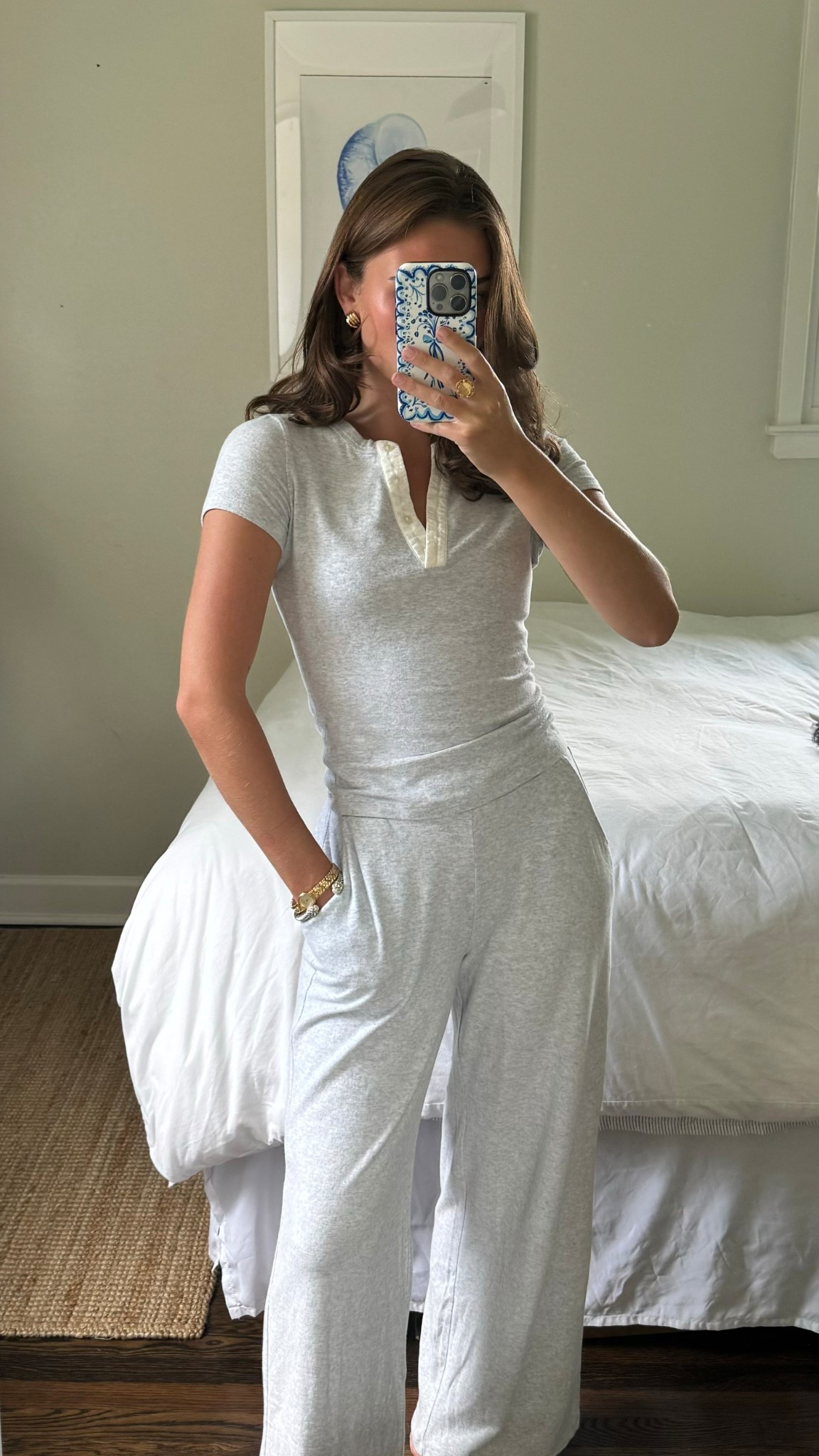 Wearing xs which is my usual! I’m 5’2” and went with the short pant length.