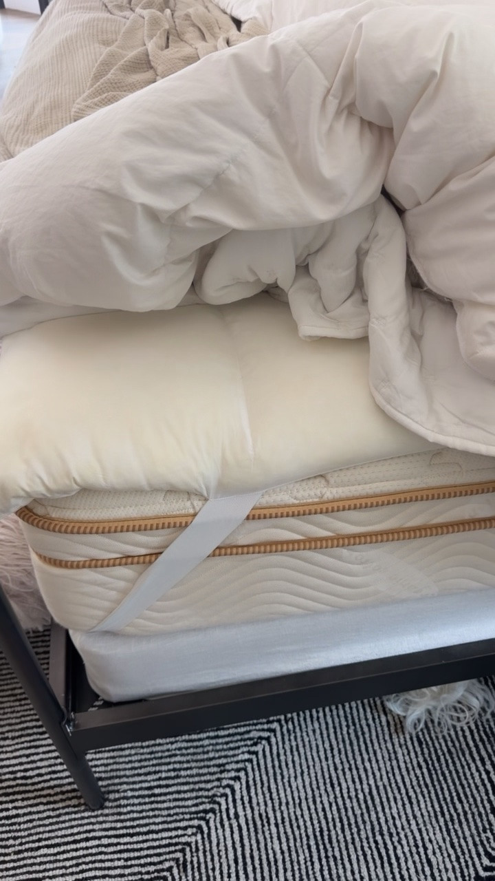 I cannot over hype this mattress topper. It will relive pressure points, you won’t get hot. You will have the best night’s sleep!💤

#LTKOver40