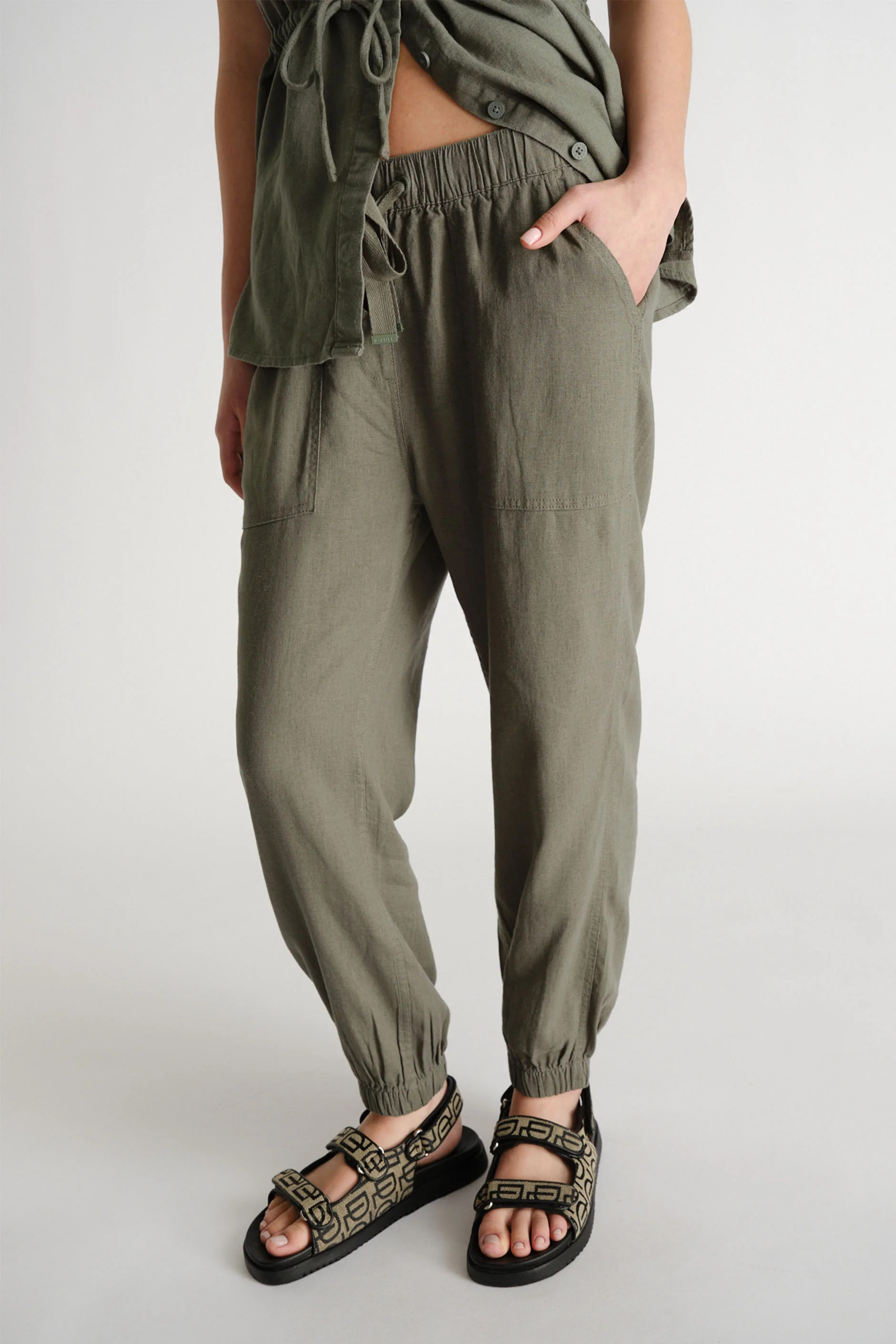 D-Luxe Linen Blend Jogger - Thyme Green | DECJUBA