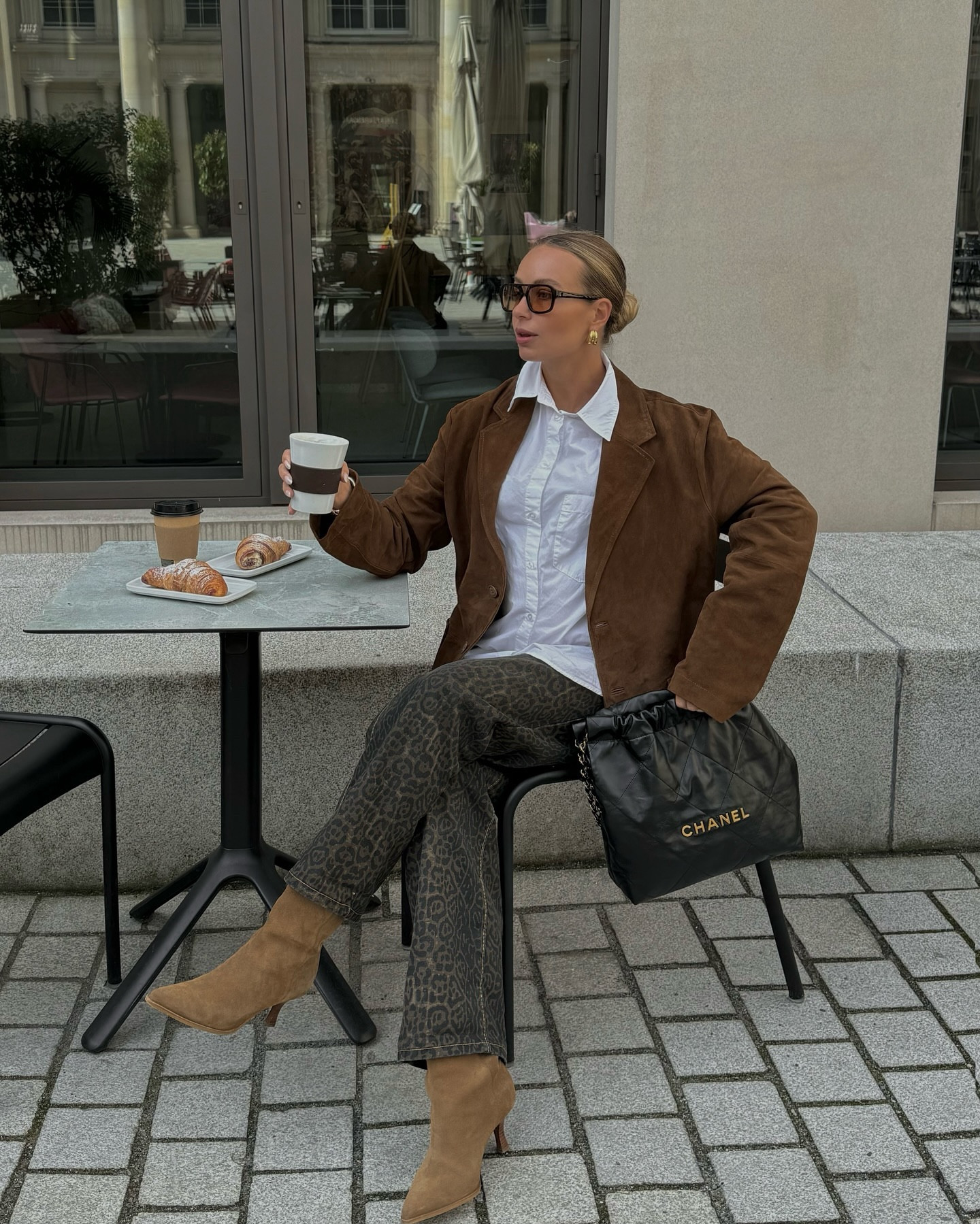 Brown Suede jacket for fall🧸yes or no?
Happy Sunday 🍁


#LTKautumn #LTKeurope #LTKstyletip