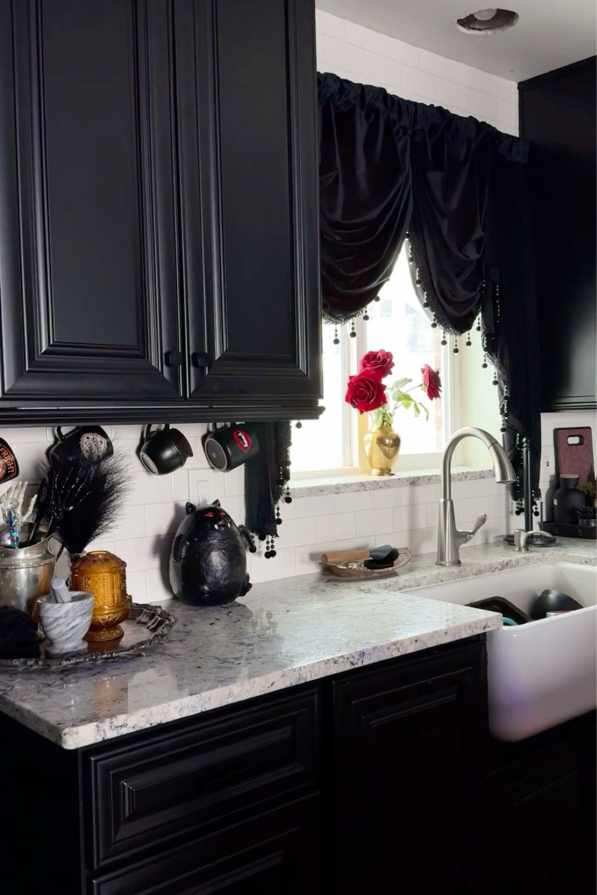 Window treatment in my dark kitchen🖤

#LTKFamily #LTKHome