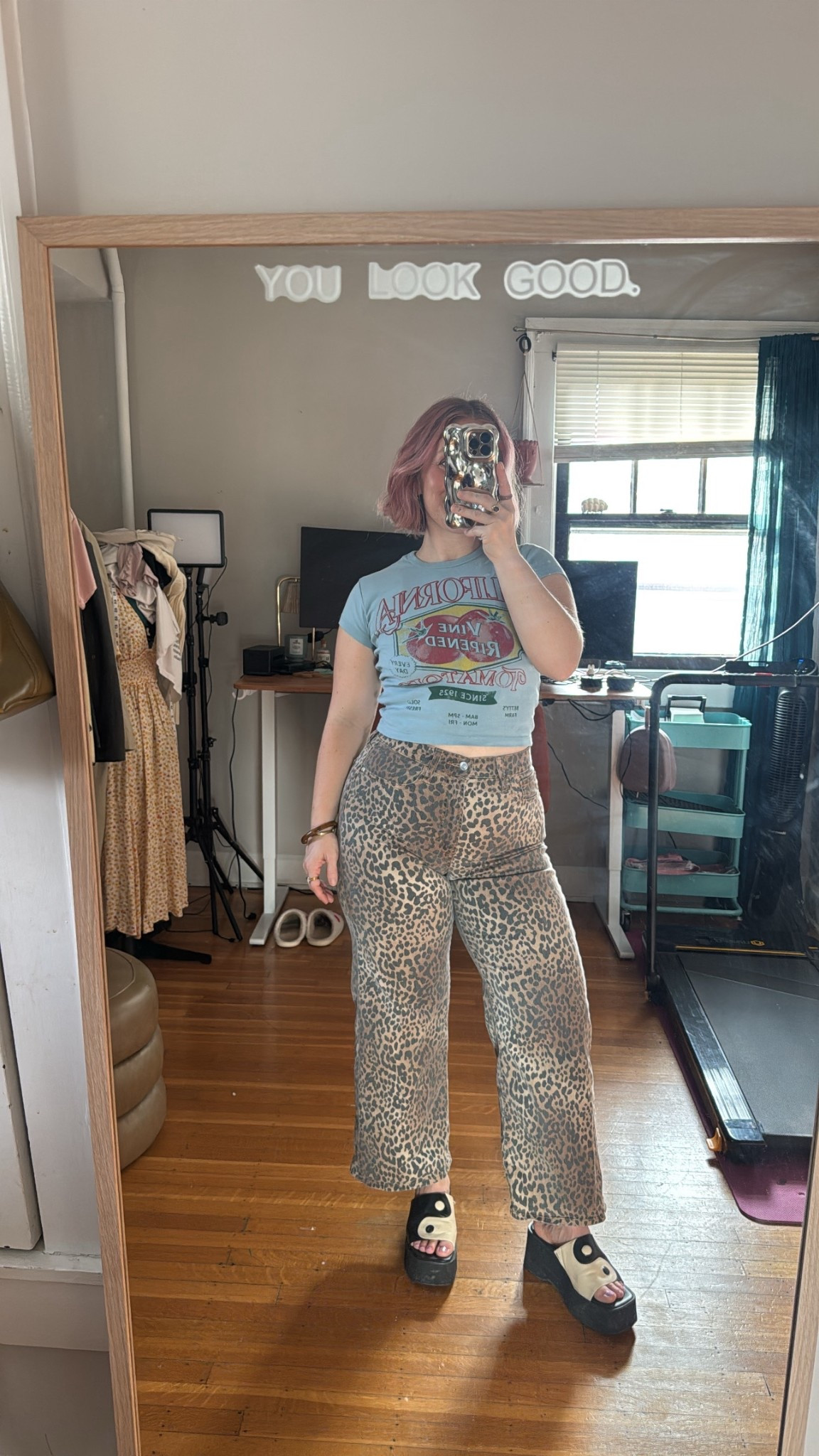 Fun and funky lil coffee shop outfit ☕️

My fit formula lately relies pretty heavily on having a cool graphic baby tee and Urban always has soooo many good options (couldn’t find this exact one listed anymore tho) 