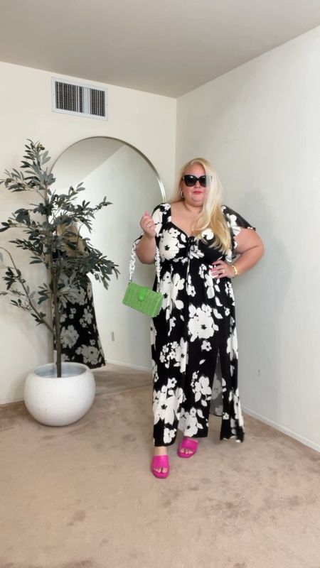 Plus size maxi dress
Affordable 
Wearing size 1x
Floral
Comes in a few color’s definitely getting the pink and the blue too

#LTKstyletip #LTKfindsunder50 #LTKplussize