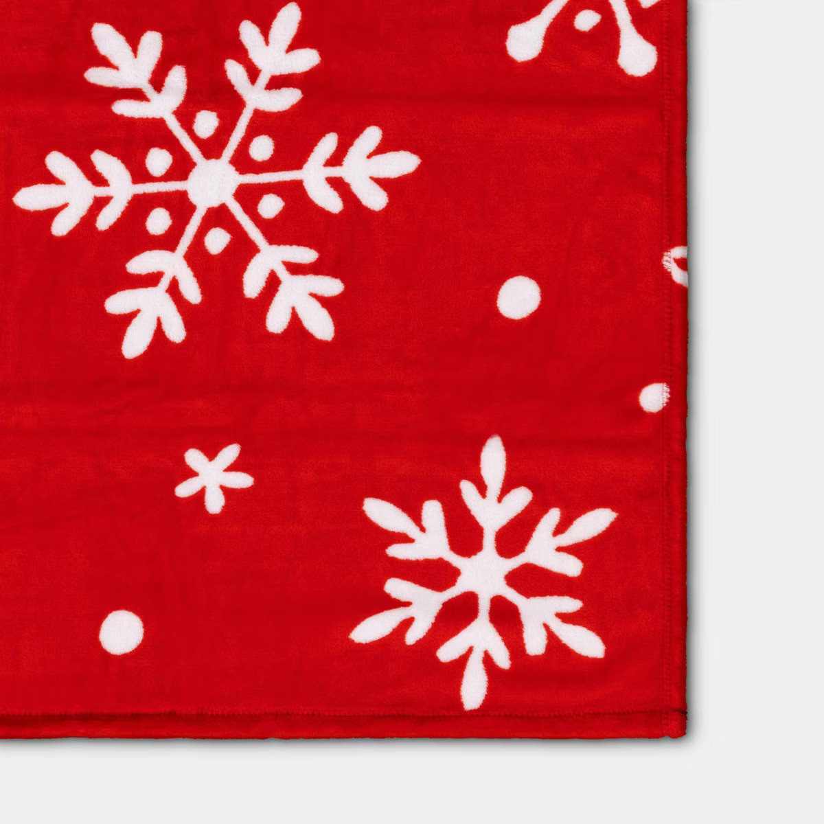 Christmas Snowflake Plush Throw Blanket Red/White - Wondershop™ | Target