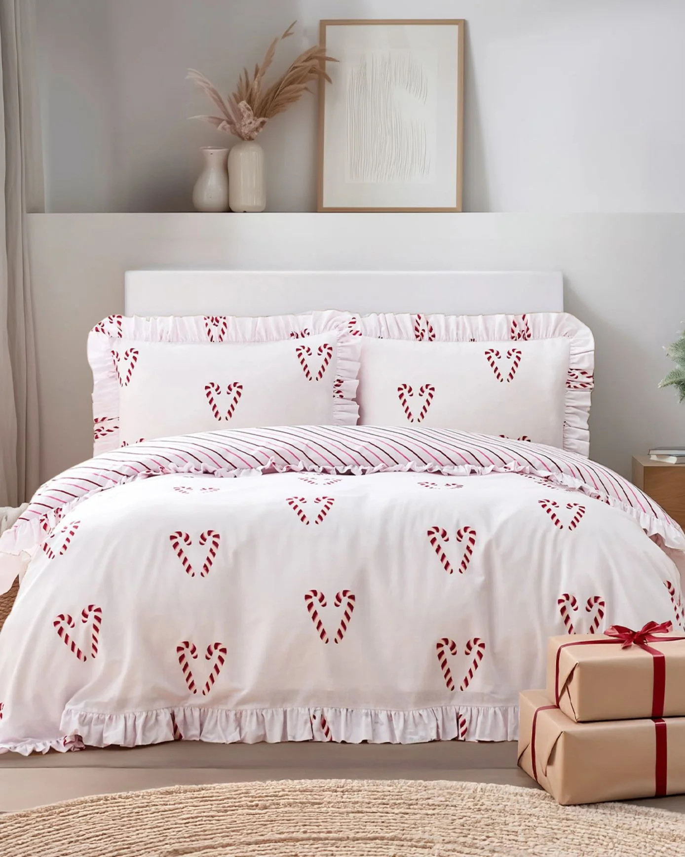 Cotton Christmas Candy Cane Heart / Stripe Print Reversible Frill Bedd | Chelsea Peers NYC