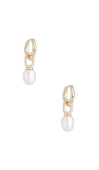Link Pearl Earring in Gold | Revolve Clothing (Global)