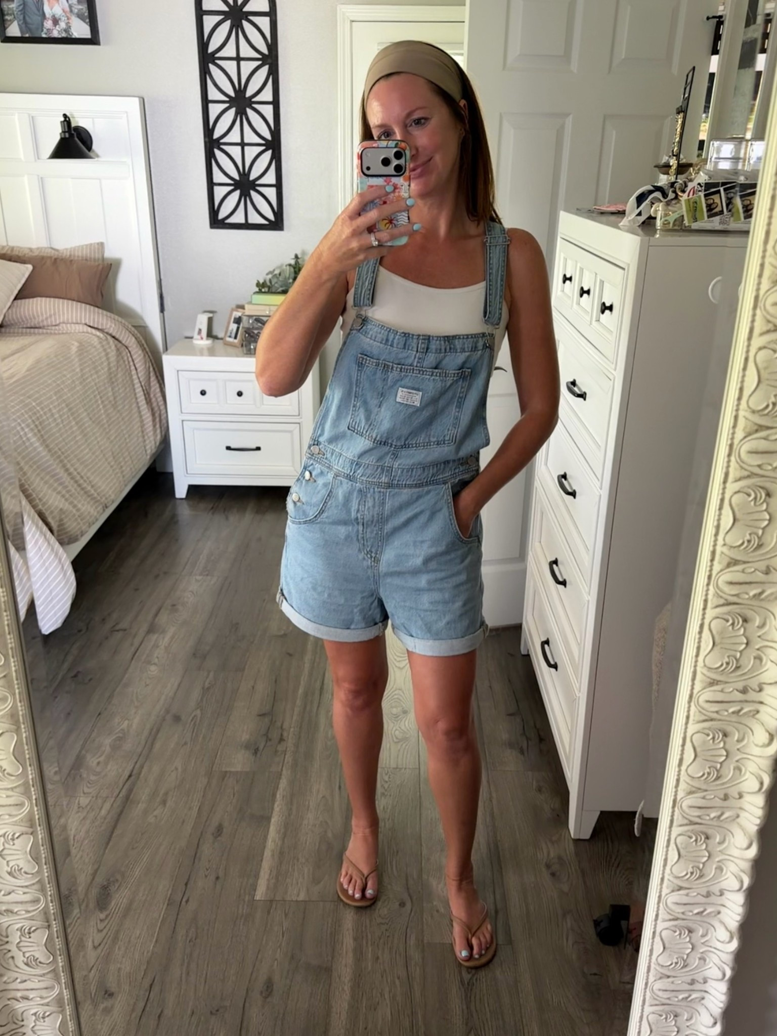 Never thought I’d be into overalls / shortalls ever again but when I saw these, I HAD to get them! 

I’m 5’7” and wearing a medium which gives me a slightly oversized fit! Highly recommend!

#LTKootd #LTKmomlife #LTKdayinmylife