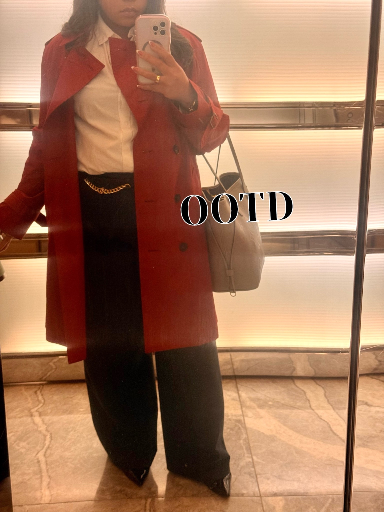 It was a bit chilly in the ATL today so I had to pull out my trench coat.

#LTKootd