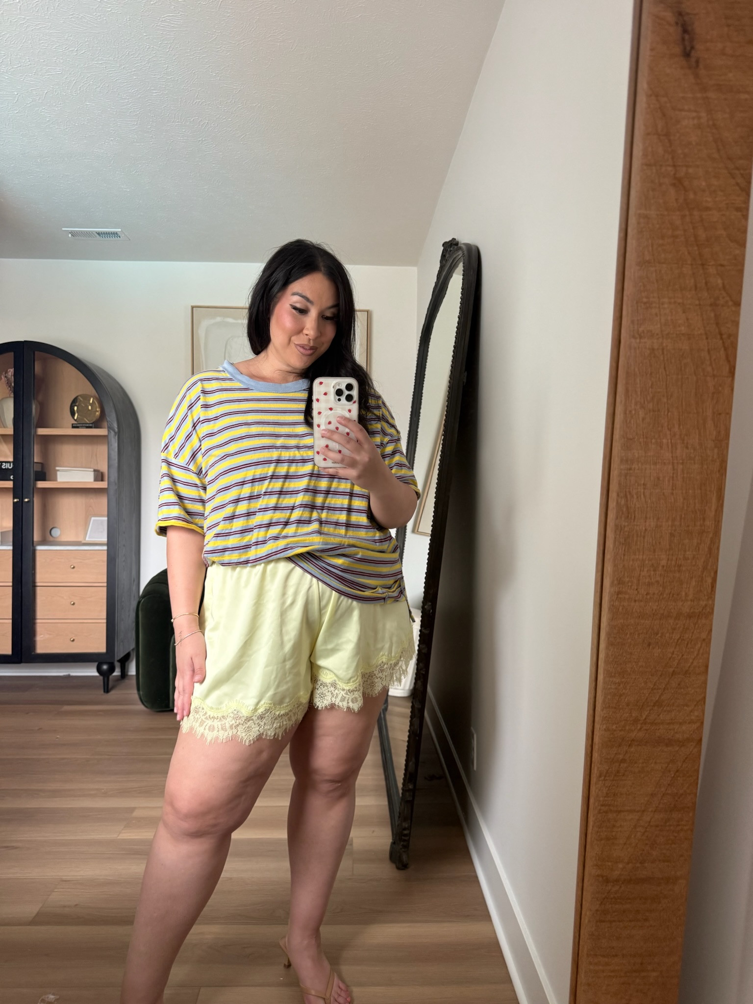 Size XXL shorts, size XL top!
-
-
-
Walmart fashion, affordable fashion, spring outfit, midsize outfit, midsize fashion, midsize inspo