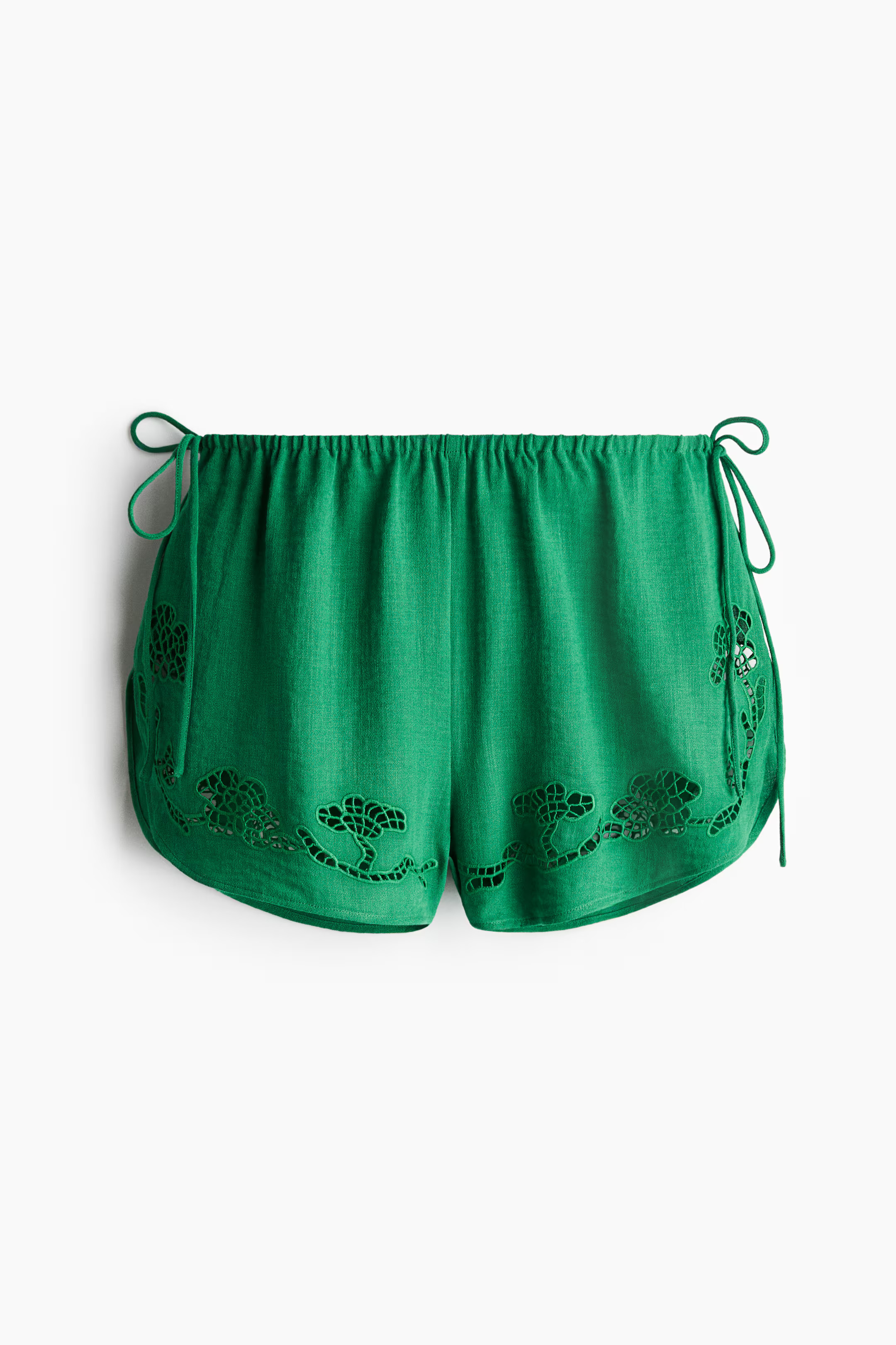 Broderie anglaise beach shorts | H&M (UK, MY, IN, SG, PH, TW, HK)