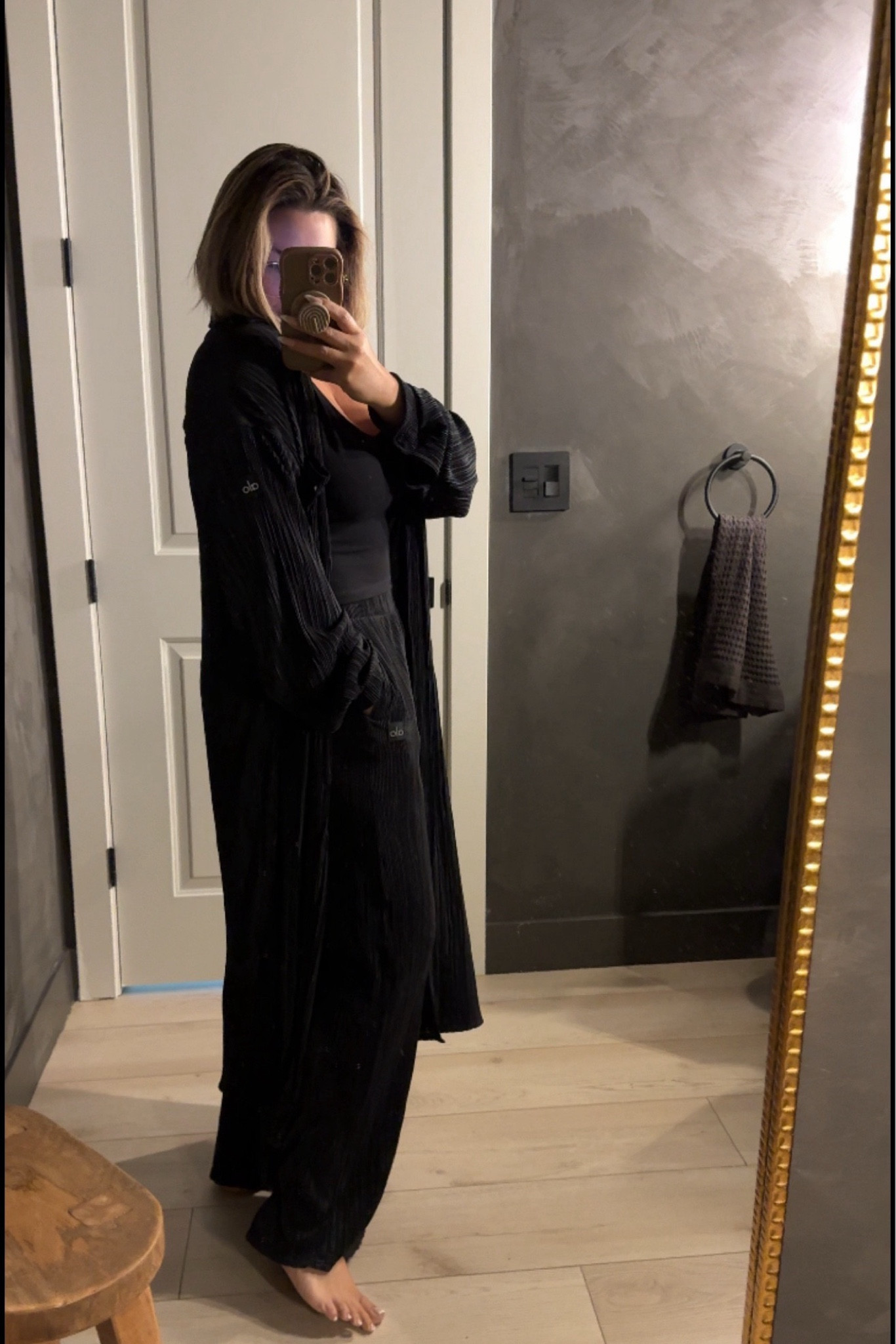 Size L in both 
Tank is old no link sorry 
#alo #matchingset 

Follow my shop @shaynaslife on the @shop.LTK app to shop this post and get my exclusive app-only content!

#liketkit 
@shop.ltk
https://liketk.it/522nf

#LTKFindsUnder100 #LTKStyleTip #LTKMidsize