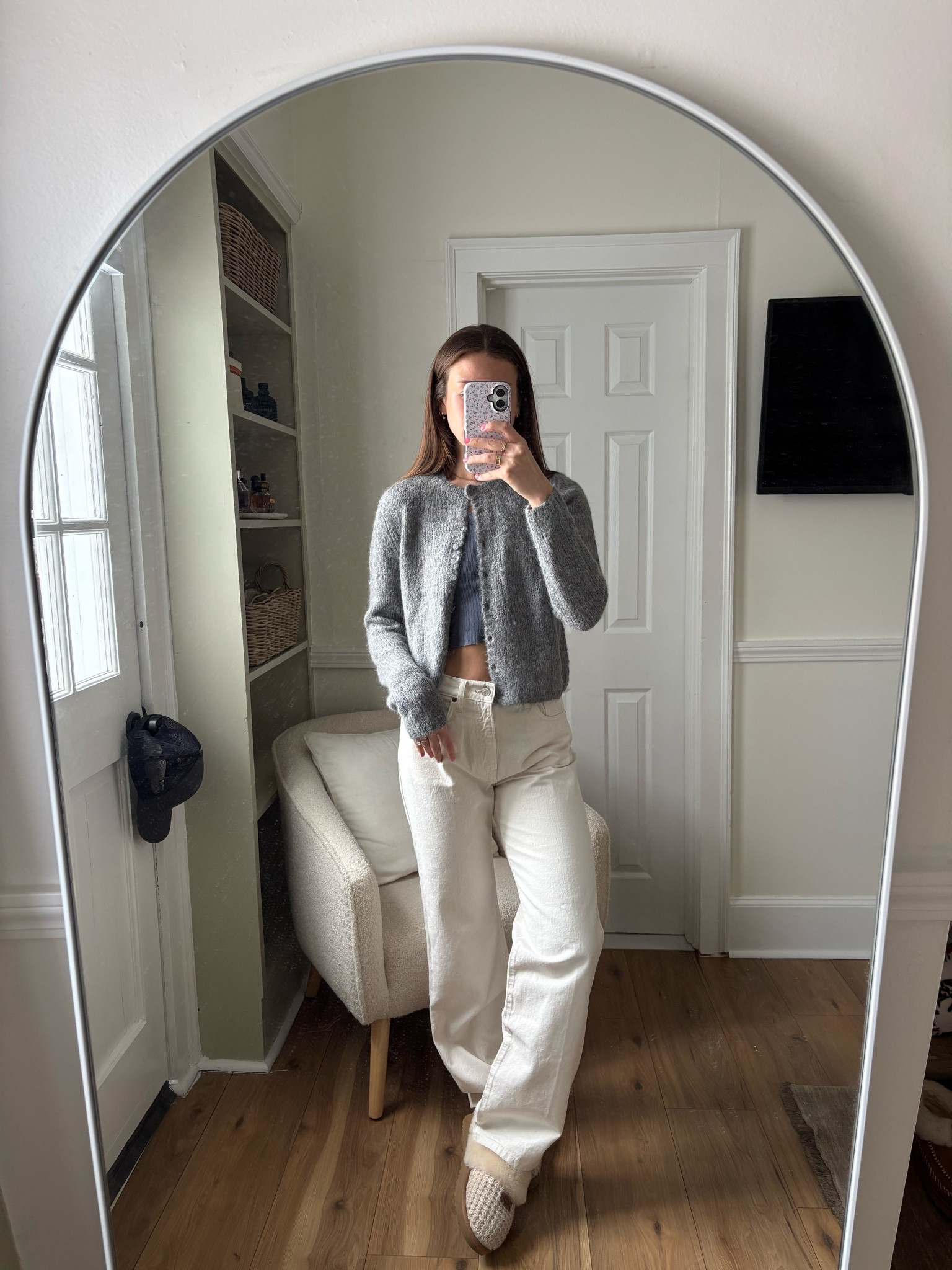 Reformation Val 90s misuse straight jeans in cream fior de latte size 26


Jeans, denim, baggy jeans, 90s jeans, cardigan, basics, crop tank, comfy, casual, best jeans

#LTKSeasonal #LTKGiftGuide #LTKMostLoved