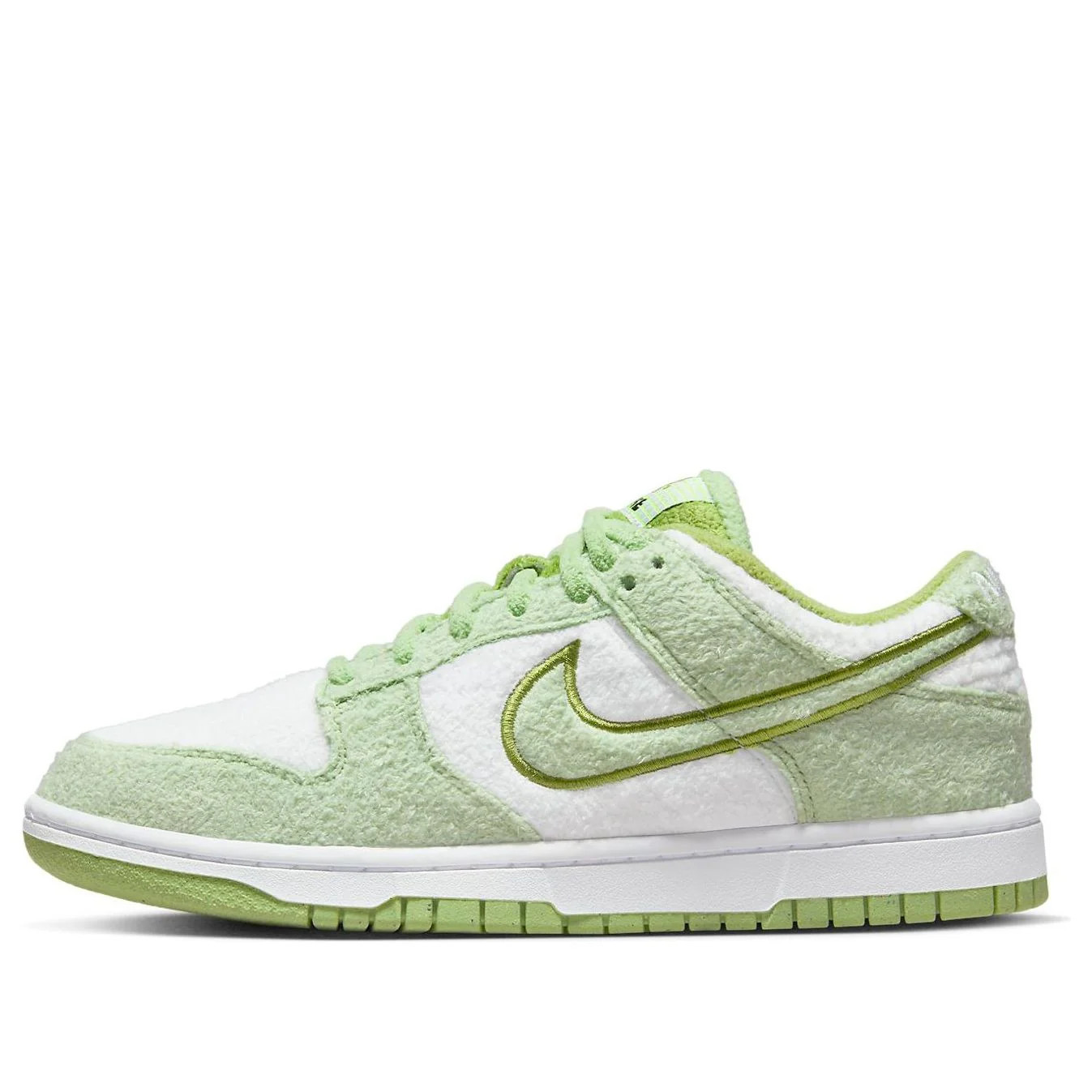 (WMNS) Nike Dunk Low SE 'Fleece - Honeydew' | KICKS CREW