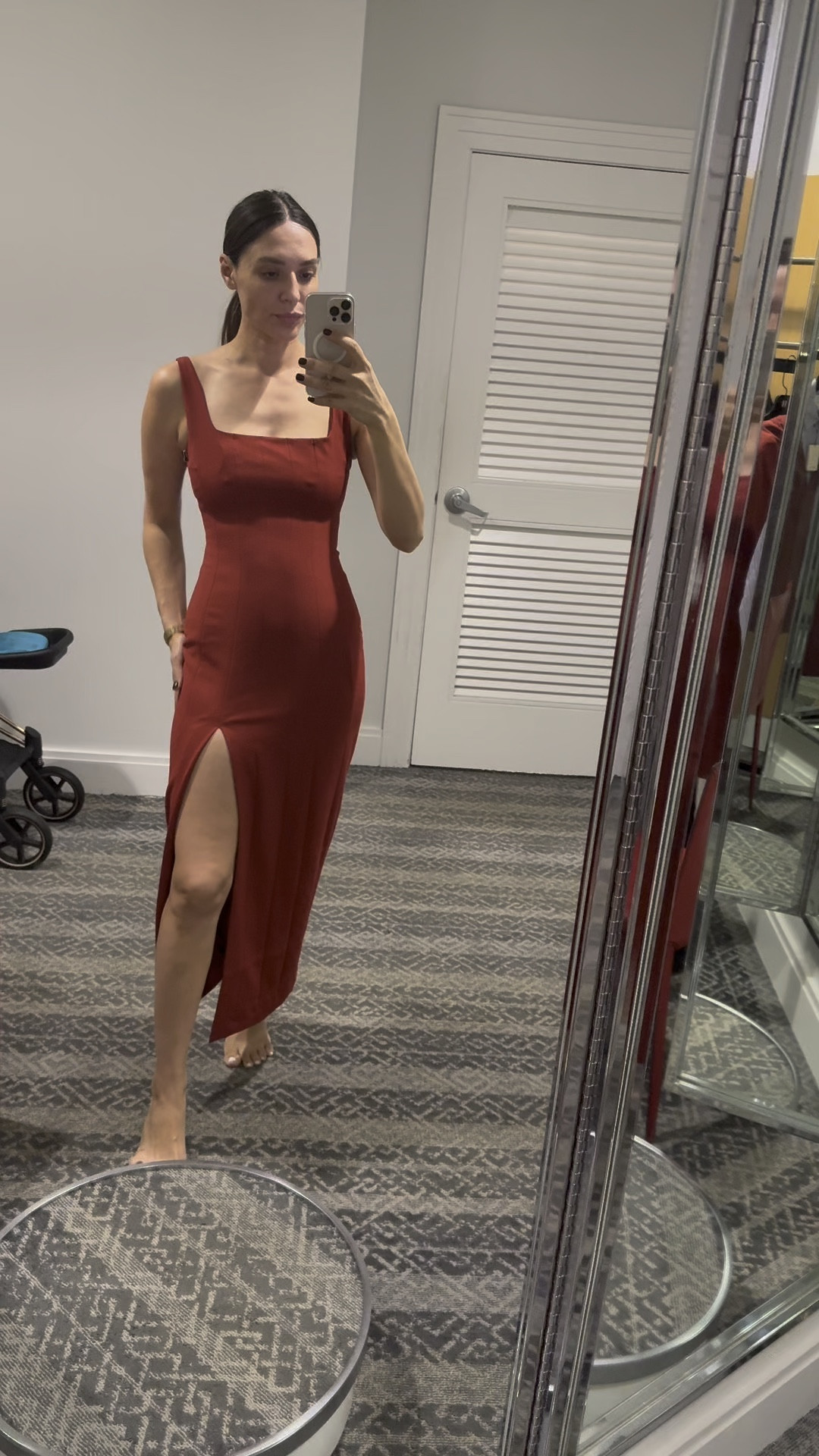 another beautiful dress 
#holidayvibe

#LTKCyberWeek #LTKHoliday #LTKStyleTip