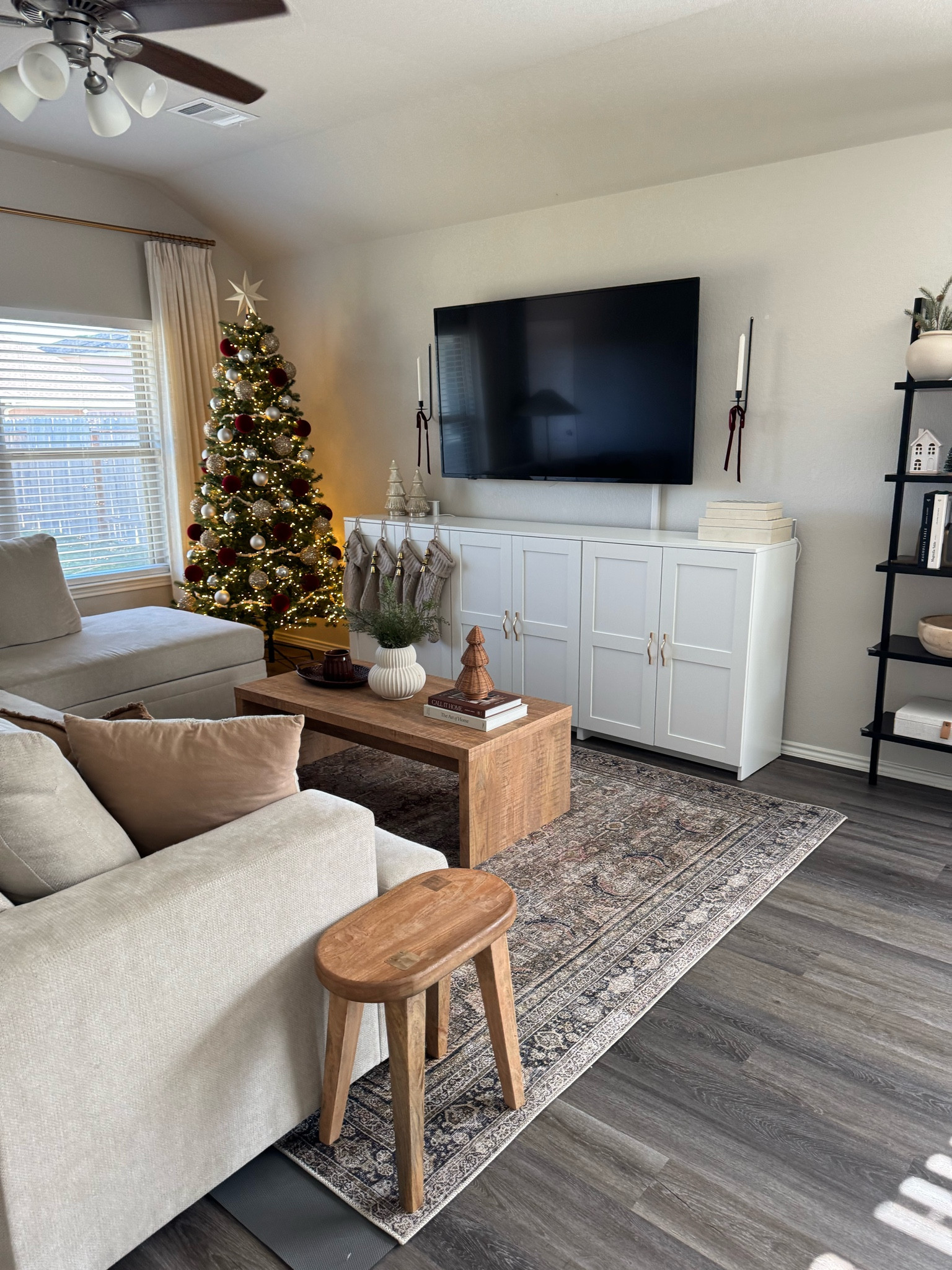 cozy christmas views 🤎

#LTKSeasonal #LTKHoliday #LTKHome