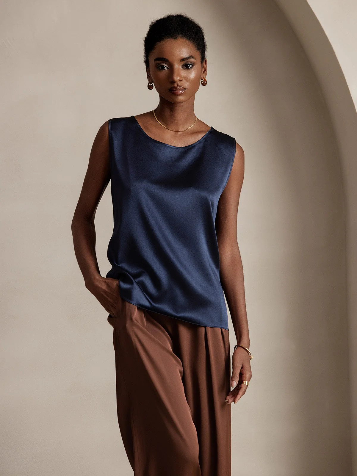 19Momme Silk Lounge Round Neck Tank Top | SilkSilky