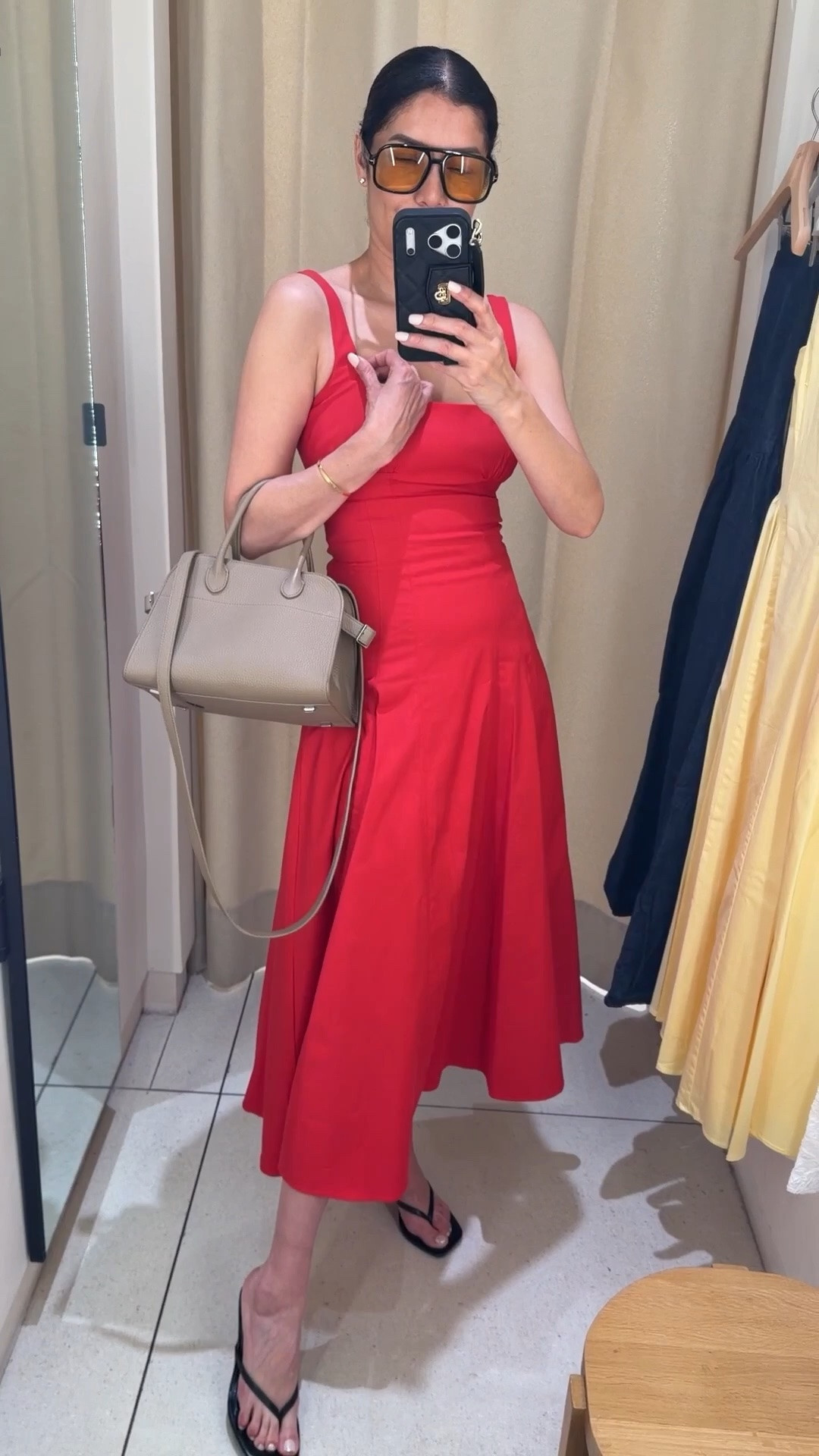 The most beautiful dresses @mango
Wearing size XS on both dresses