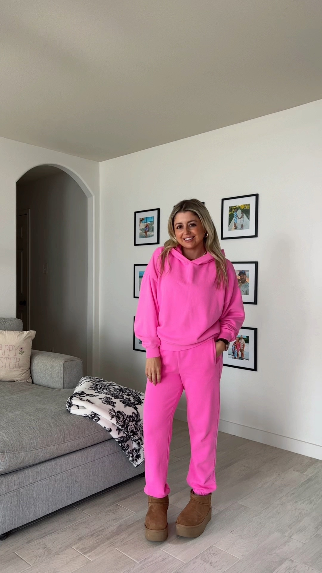 Comfy casual pink matching set
Size xs
Platform Uggs tts
Fall outfit

#LTKShoeCrush #LTKFindsUnder100 #LTKSaleAlert