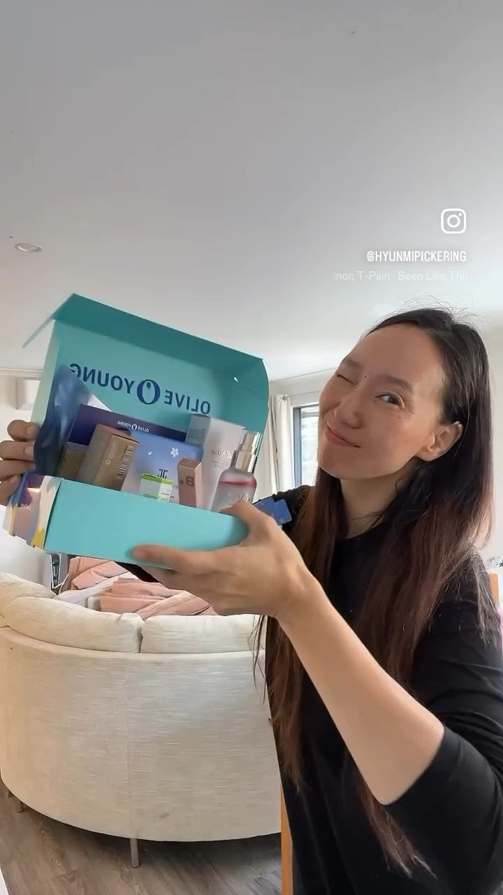 All this USD $49.9🎀 Definitely worthy👍🏻
: Value USD $165🫧
Just #dalbasprayserum only USD $38!!

*bought my own🌸
🏷️ MAR BEAUTY BOX 

*@oliveyoung_global doing monthly beauty box which is full of curated popular or rising products 

I love @dalba_global white truffle serum spray, because it is always in my bag, so perfect for all day use for hydration and natural glowing🫧 
@dalba_piedmont 

Run out of my dalba so tried to order more
But look at this👀
Beauty box is so valuable, love it♥️
Had to order just beauty box, why not😍

I love @jayjuncos intensive brightening sleeping pack, I tried last night and this morning😍😍, love it, 30 pack inside and 2 more gift🫶
Make video soon🫧

🎁discount code : HYUNMI2023
➡️worldwide fast shipping✈️ 

or for better shopping experience 
Follow my LTK influencer shop
🛒Shop {mrspickering_blog}
🔗 https://liketk.it/4BxsY

#beautybox #oliveyoungglobal #oliveyoungbeautybox 
#올리브영글로벌뷰티박스 #dalba #jayjunmask #colorgram #banilaco #marynmay #immeme #sungbooneditor 

#shopltk #ltkunder50 #ltkbeauty 
🏷️ @meghantrainor 🎶Been like this

#LTKbeauty #LTKaustralia #LTKeurope