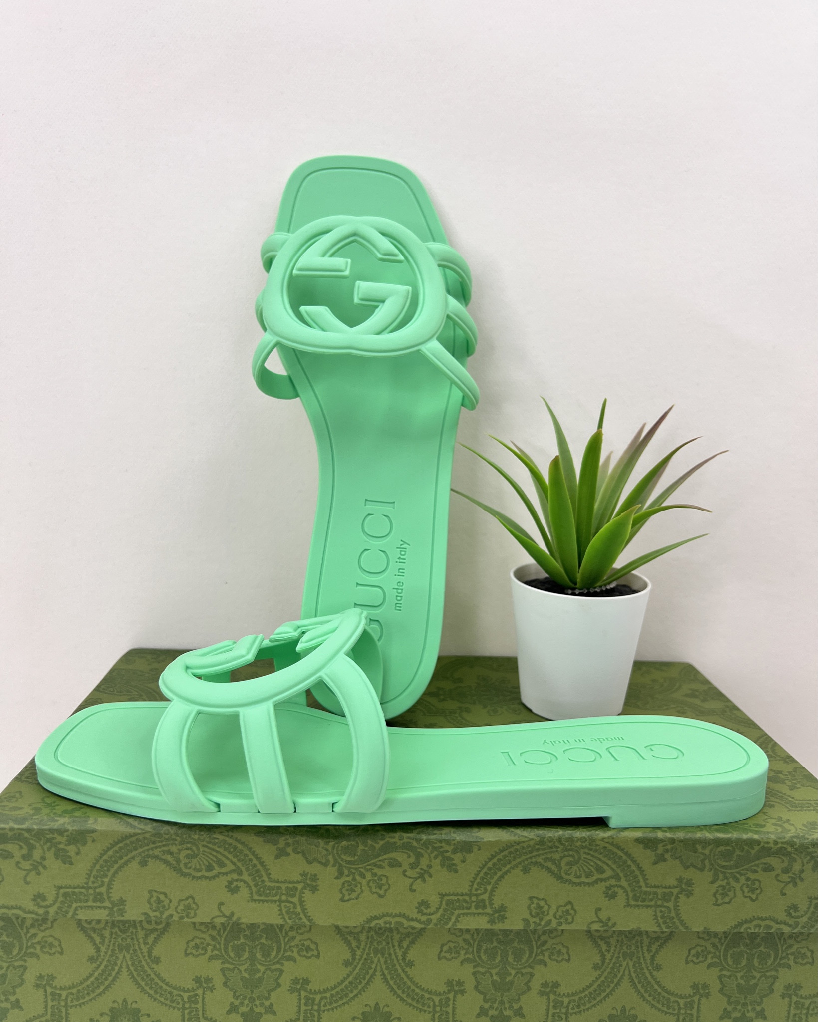 Gucci green Bag slipper sandal women shoes 

#LTKfindsunder100 #LTKswim #LTKworkwear