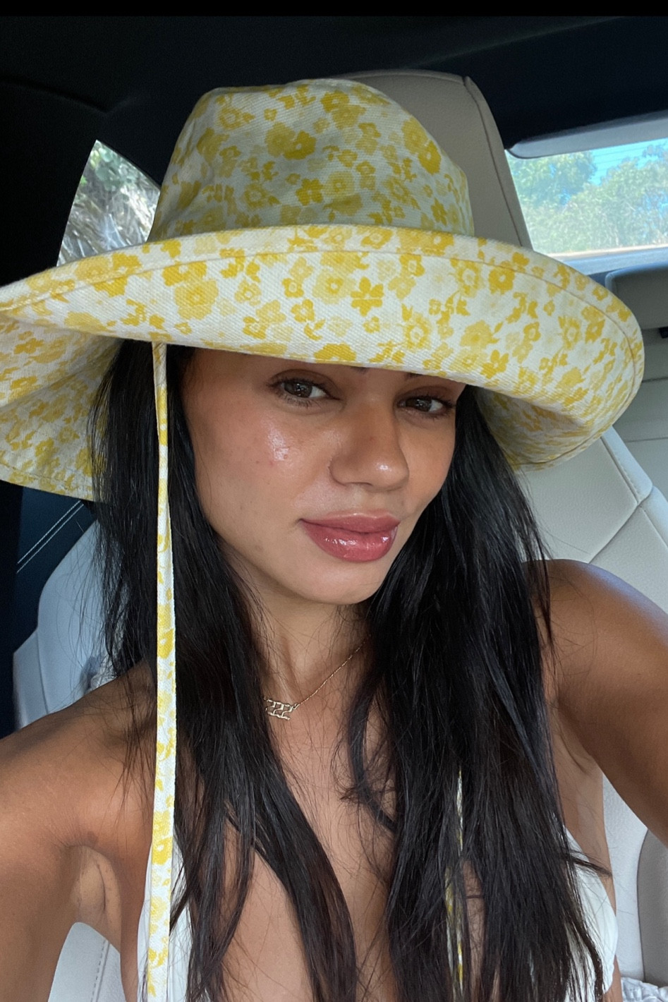 wearing my floral h&m cotton beach hat for todays Hawaii beach trip 

#LTKstyletip #LTKswim #LTKSeasonal