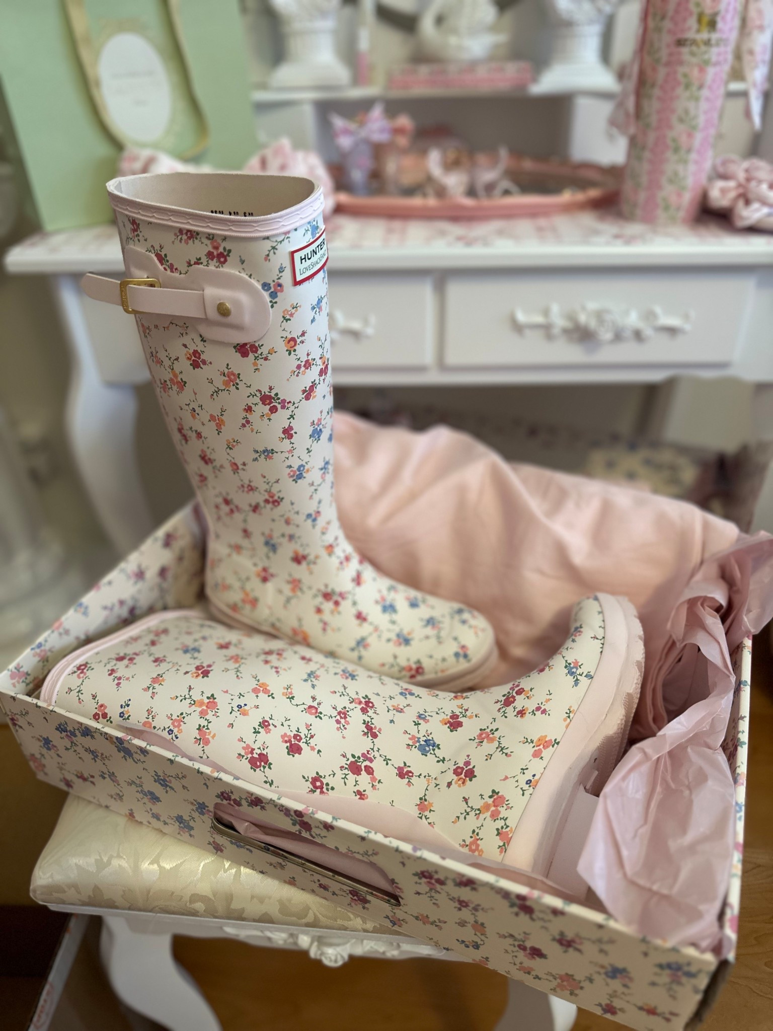 You can still get the coveted Love Shack Fancy x Hunter Boot collab 🌸🎀

Big kid 4= Women’s size 6 - 6/2
Big kid size 5 = Women’s size 7 - 8 

#loveshackfancyhunterboots
#hunterbootsizing
#loveshackfancy
#girly
#floralrainboots
#pink

#LTKStyleTip #LTKShoeCrush #LTKSeasonal