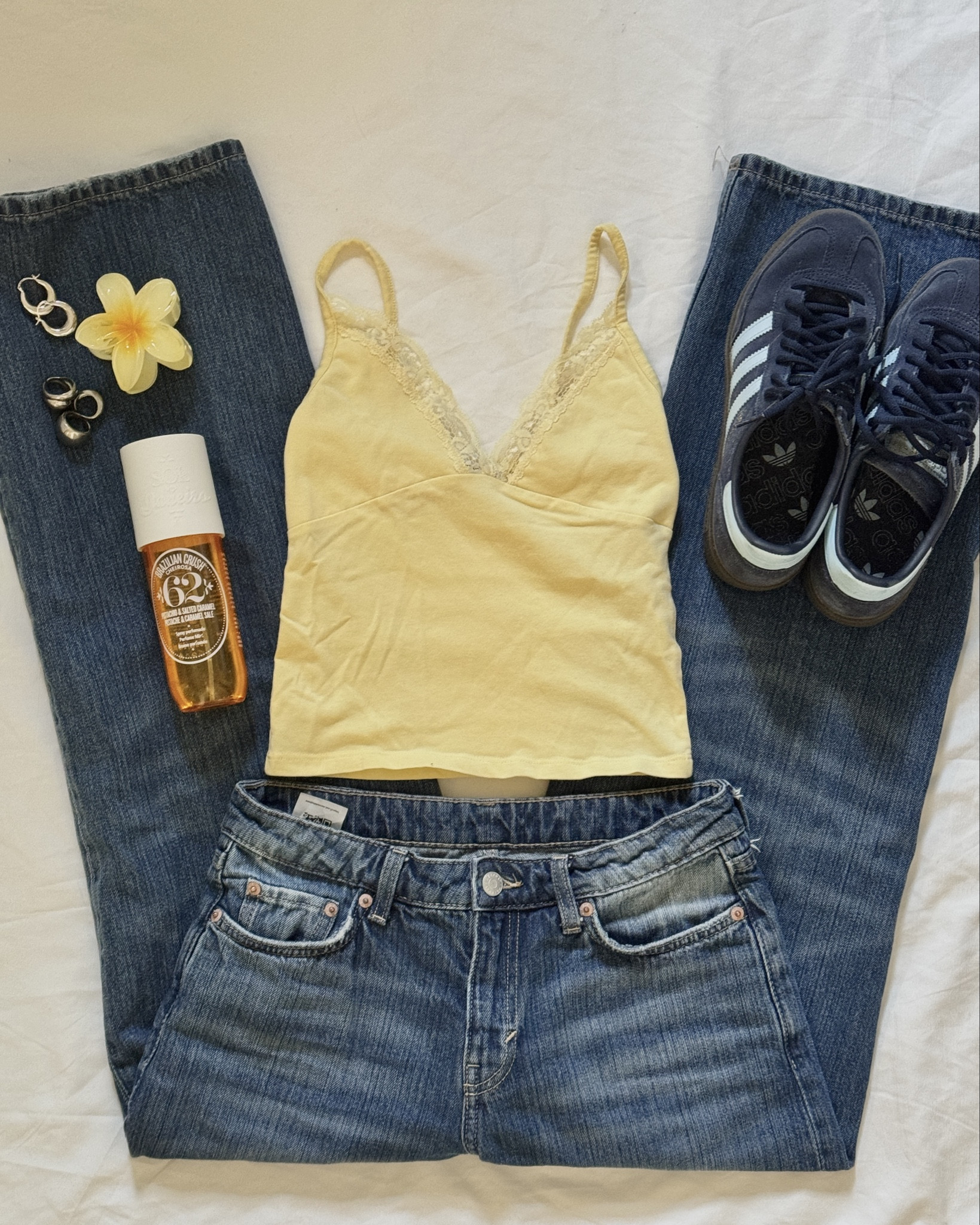 Summer outfit inspo ! 
Top - subdued size xs
Hair clip - https://amzn.to/3FXUmfu
Earrings - https://s.click.aliexpress.com/e/_oo0c3Ot size M 
Jeans - size 24 32L 