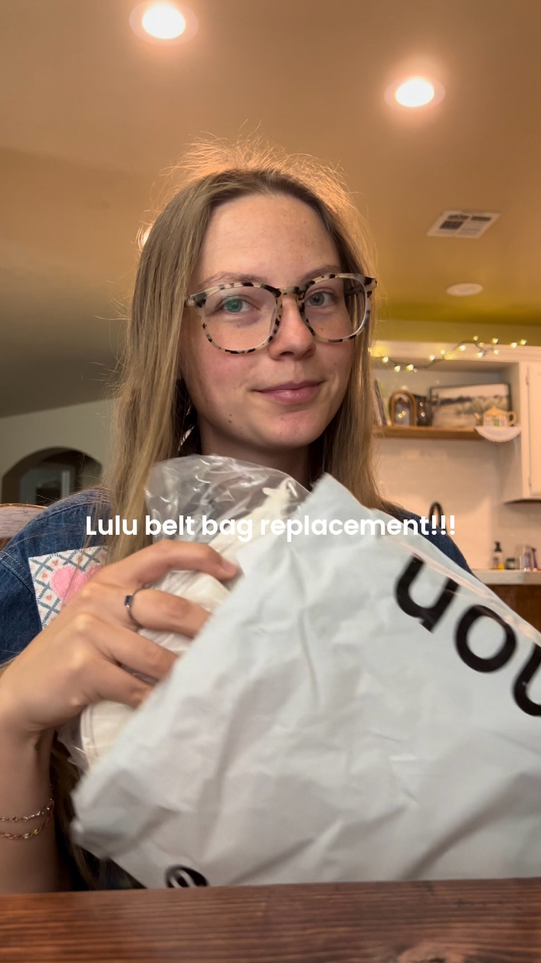 Finally found the most perfect lulu belt bag replacement that’s the same amazing quality🙌🏻



#beltbag #lulubeltbag #lululemonhaul #lululemonbeltbag #tryonwithme #newbag #summerbag #bagofthesummer #vacationbag #ltkcreator #ltkfashion#LTKSummerEdit 

#LTKSeasonal #LTKStyleTip