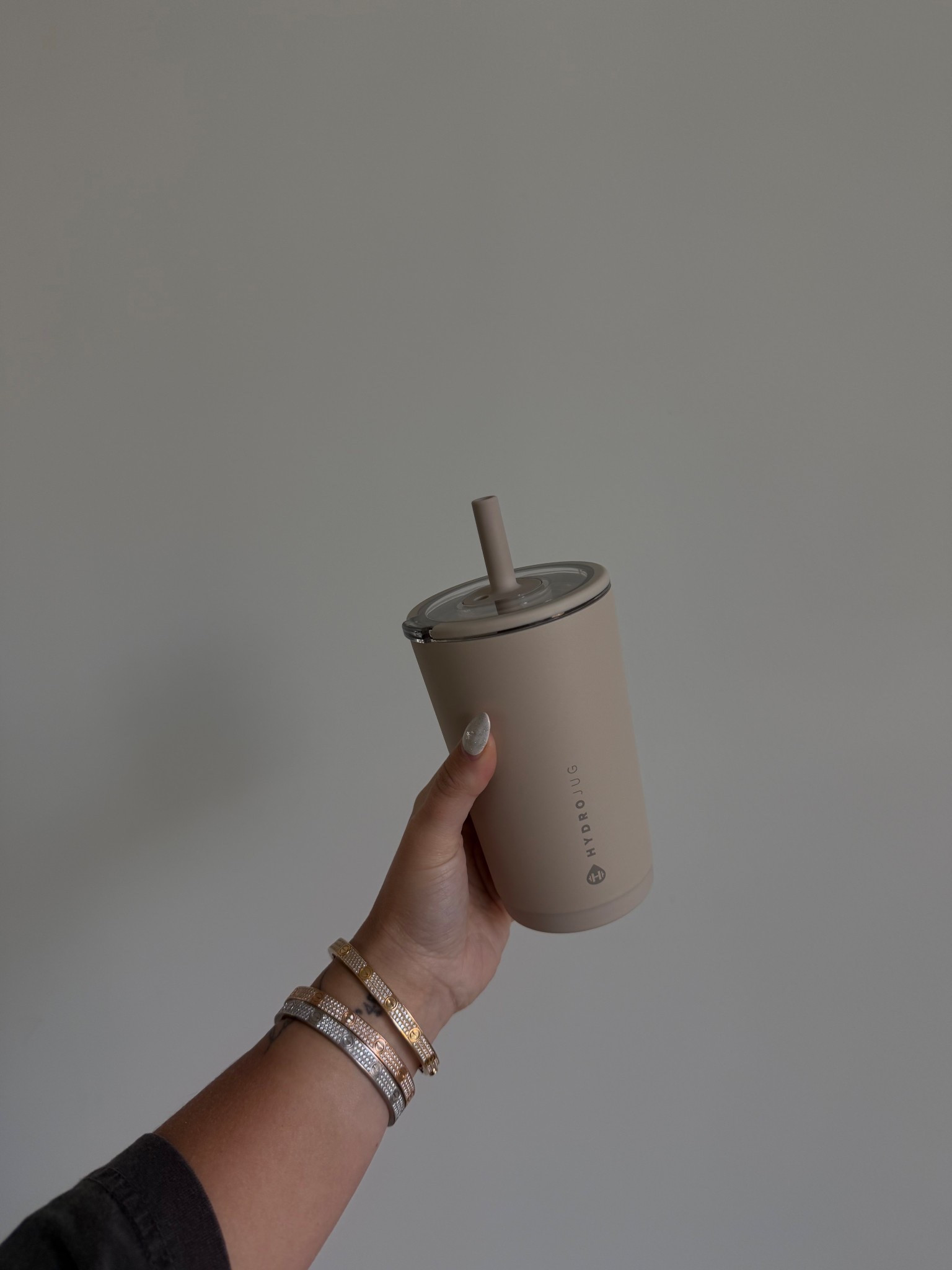 obsessed with my new hydrojug tumbler 🤍🥹

#LTKdayinmylife #LTKmorningroutine