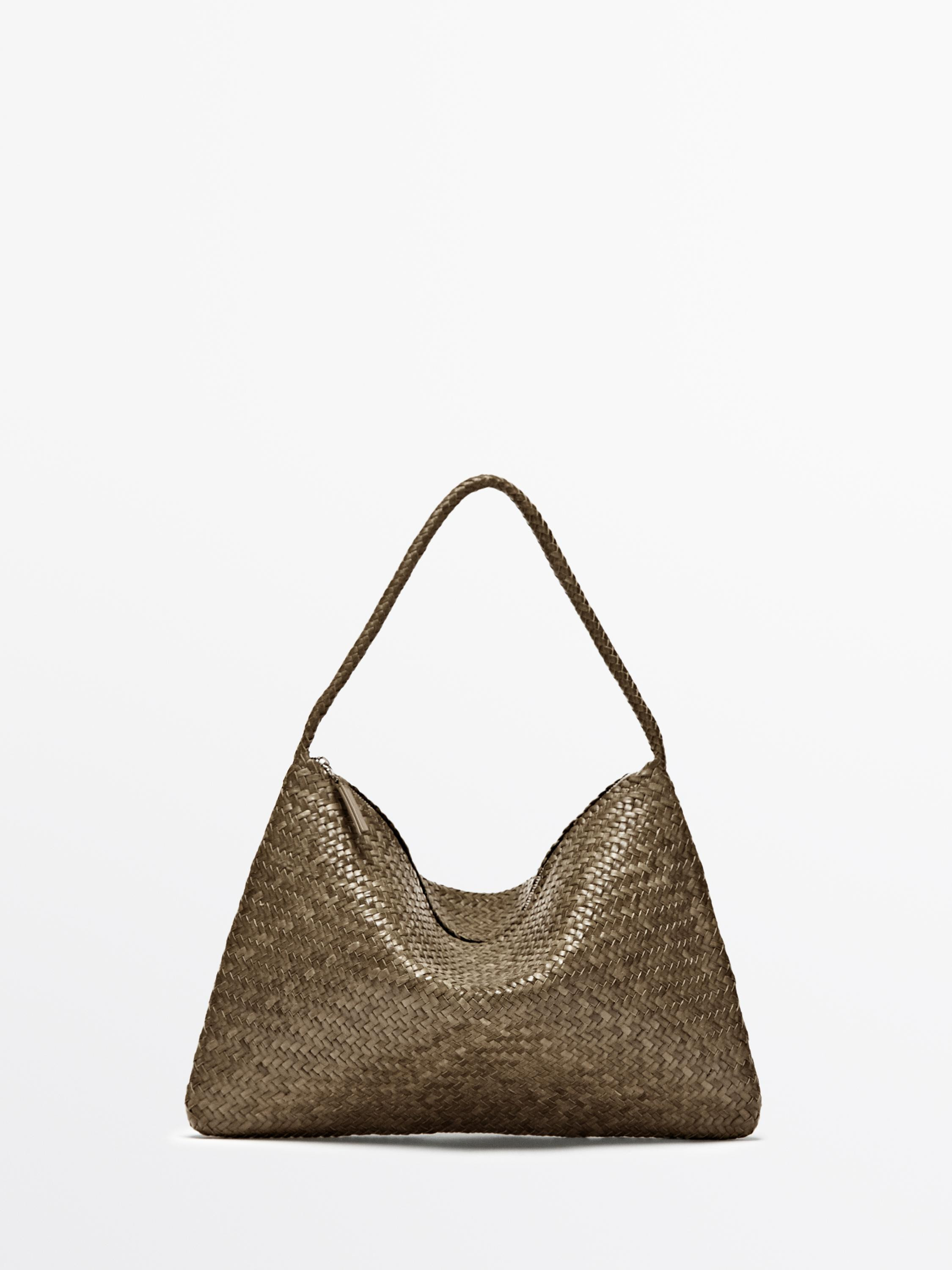 Mid-sized braided leather shoulder bag | Massimo Dutti US