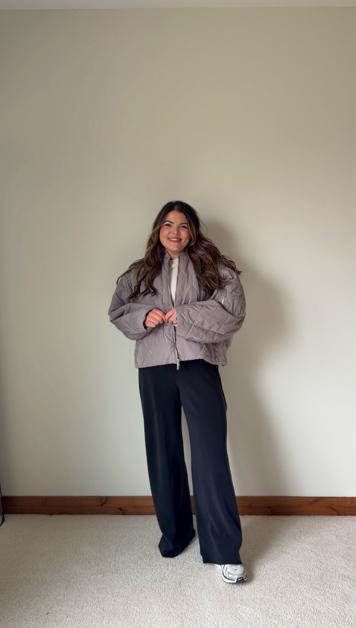 For the pants & bra use - ERICAXSPANX  💕6 easy fits for you to recreate !!! When it comes to finding out personal style, this is just the beginning (I'm talking I want to start my closet from ground zero ) - follow along and let's do this
dang thing together.
#soccermomoutfit #momoutfit #momstyle #styleover30 #midsize

