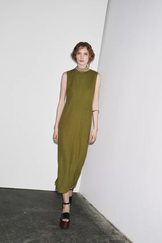 An enhanced experience.Check it out in the app. | Zara US